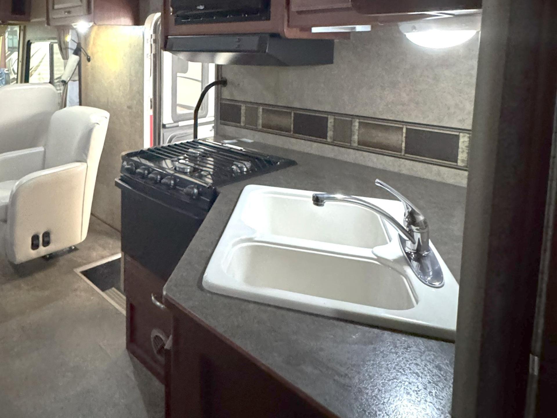 2014 ITASCA SUNSTAR 26HE