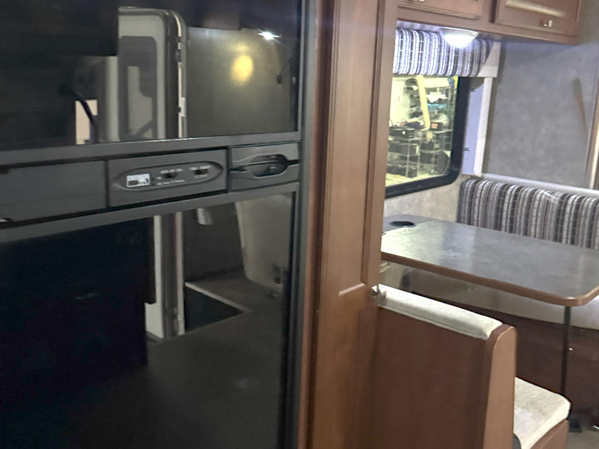 2014 ITASCA SUNSTAR 26HE