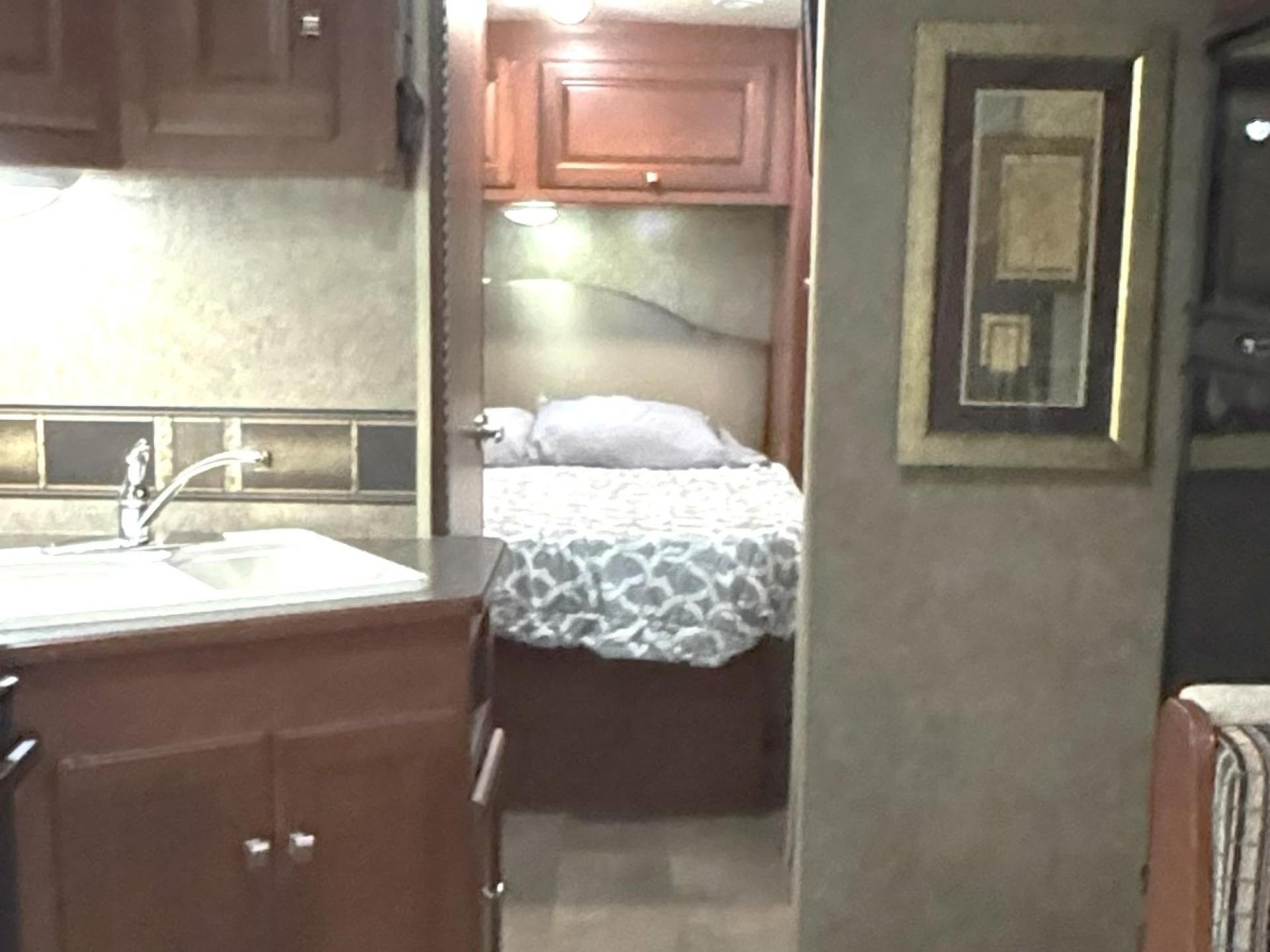 2014 ITASCA SUNSTAR 26HE