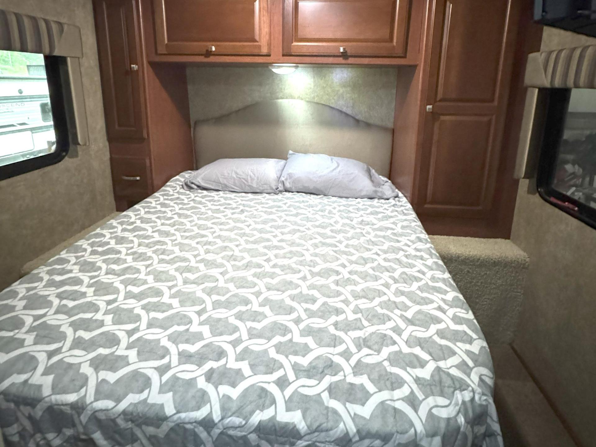 2014 ITASCA SUNSTAR 26HE