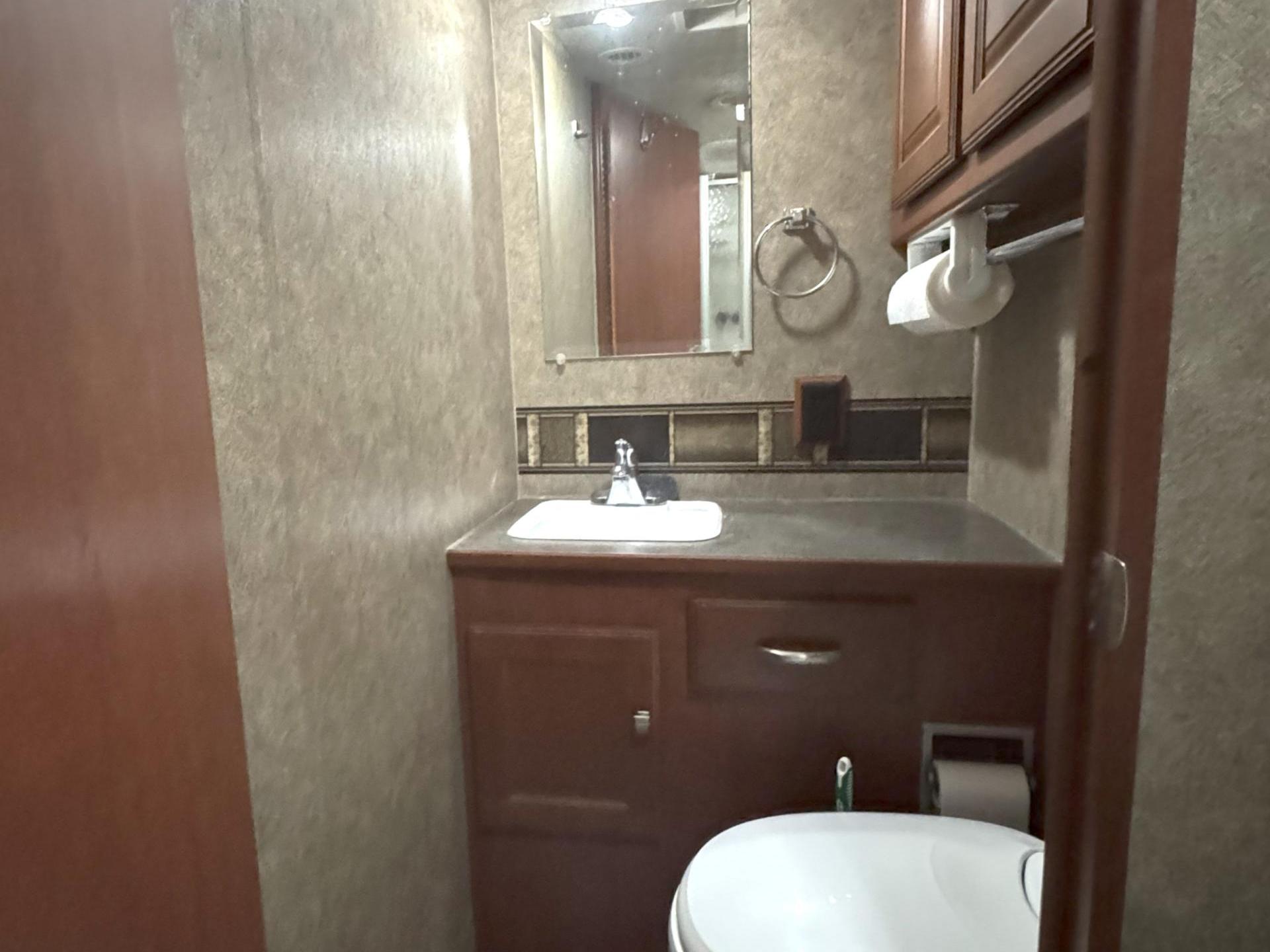 2014 ITASCA SUNSTAR 26HE