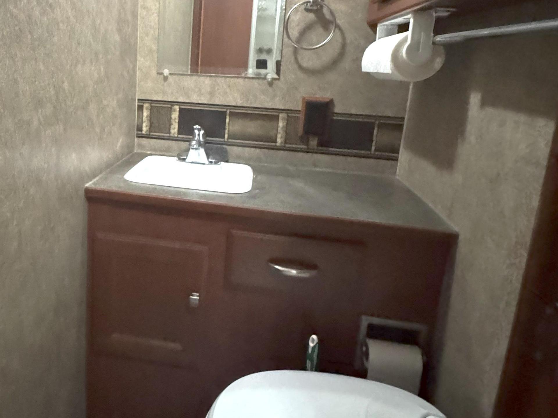 2014 ITASCA SUNSTAR 26HE