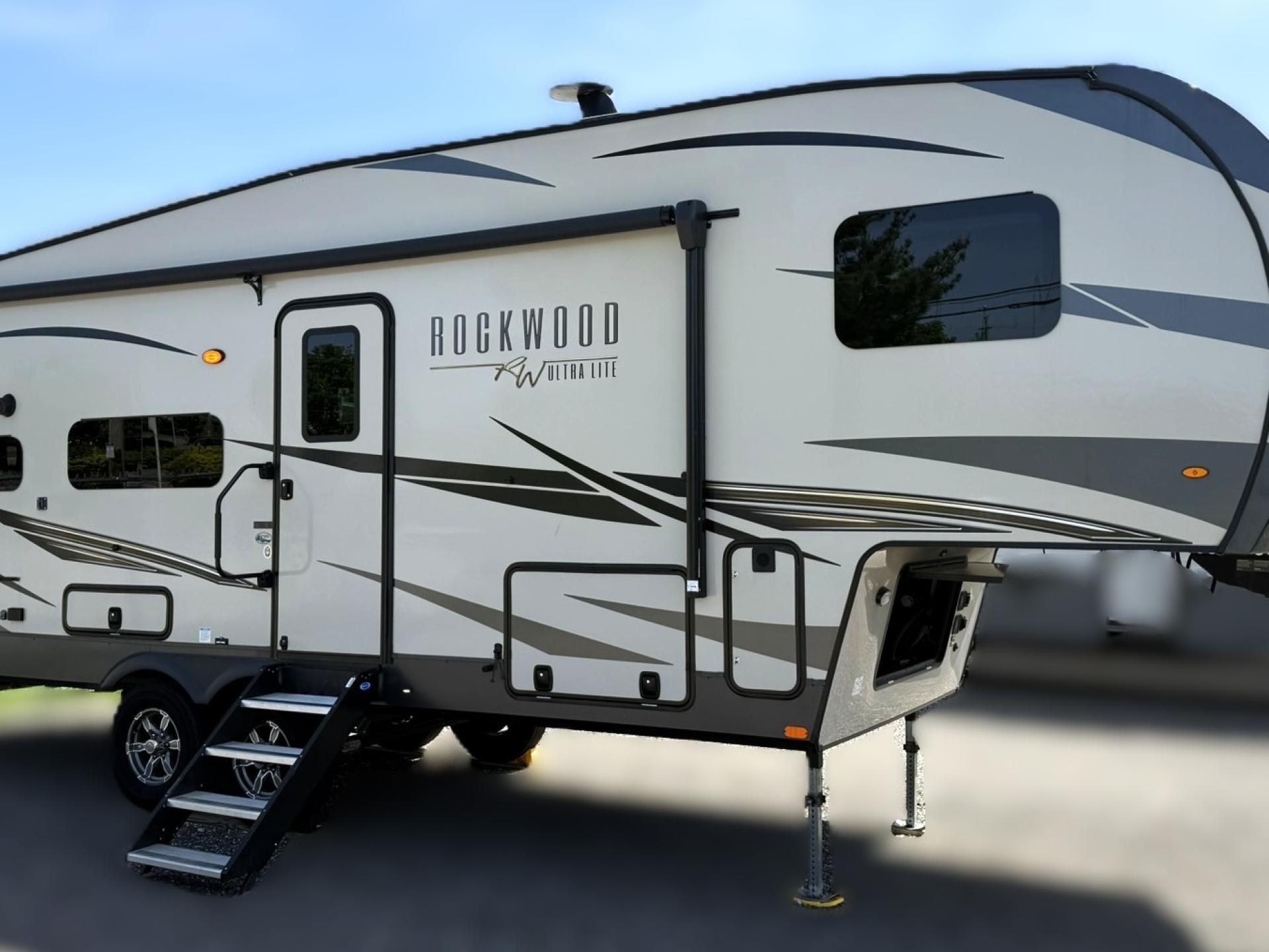 2022 FOREST RIVER ROCKWOOD ULTRA LITE 2622RK