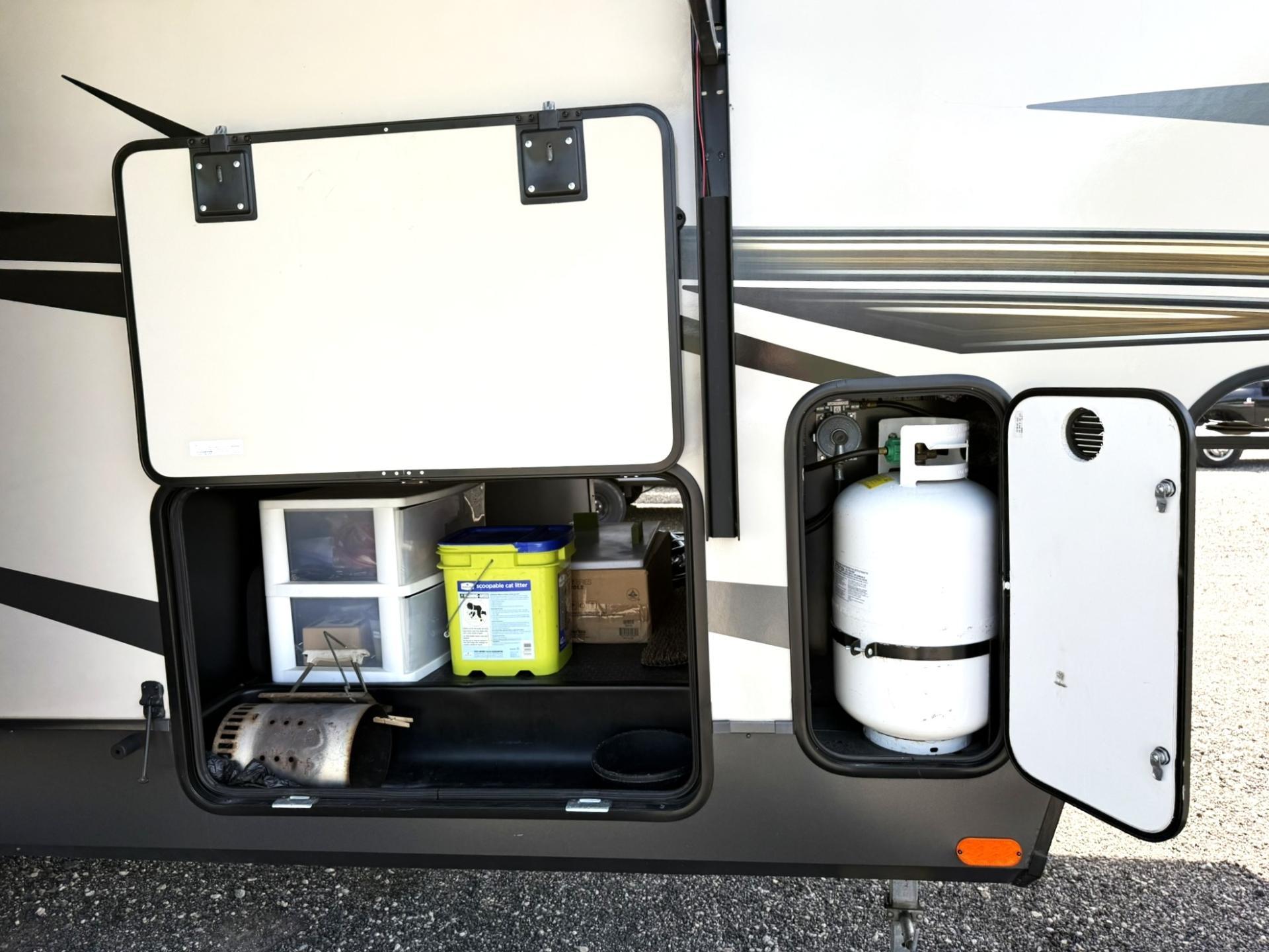 2022 FOREST RIVER ROCKWOOD ULTRA LITE 2622RK