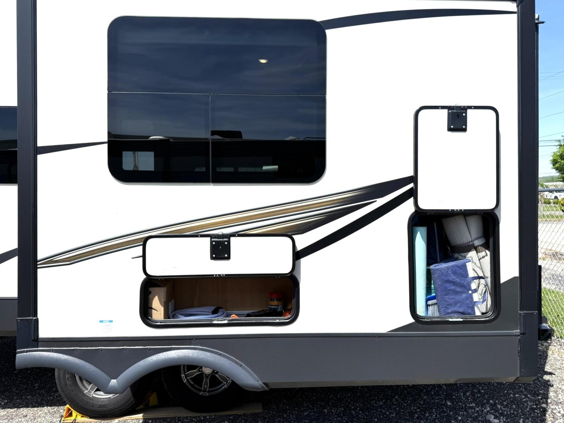 2022 FOREST RIVER ROCKWOOD ULTRA LITE 2622RK