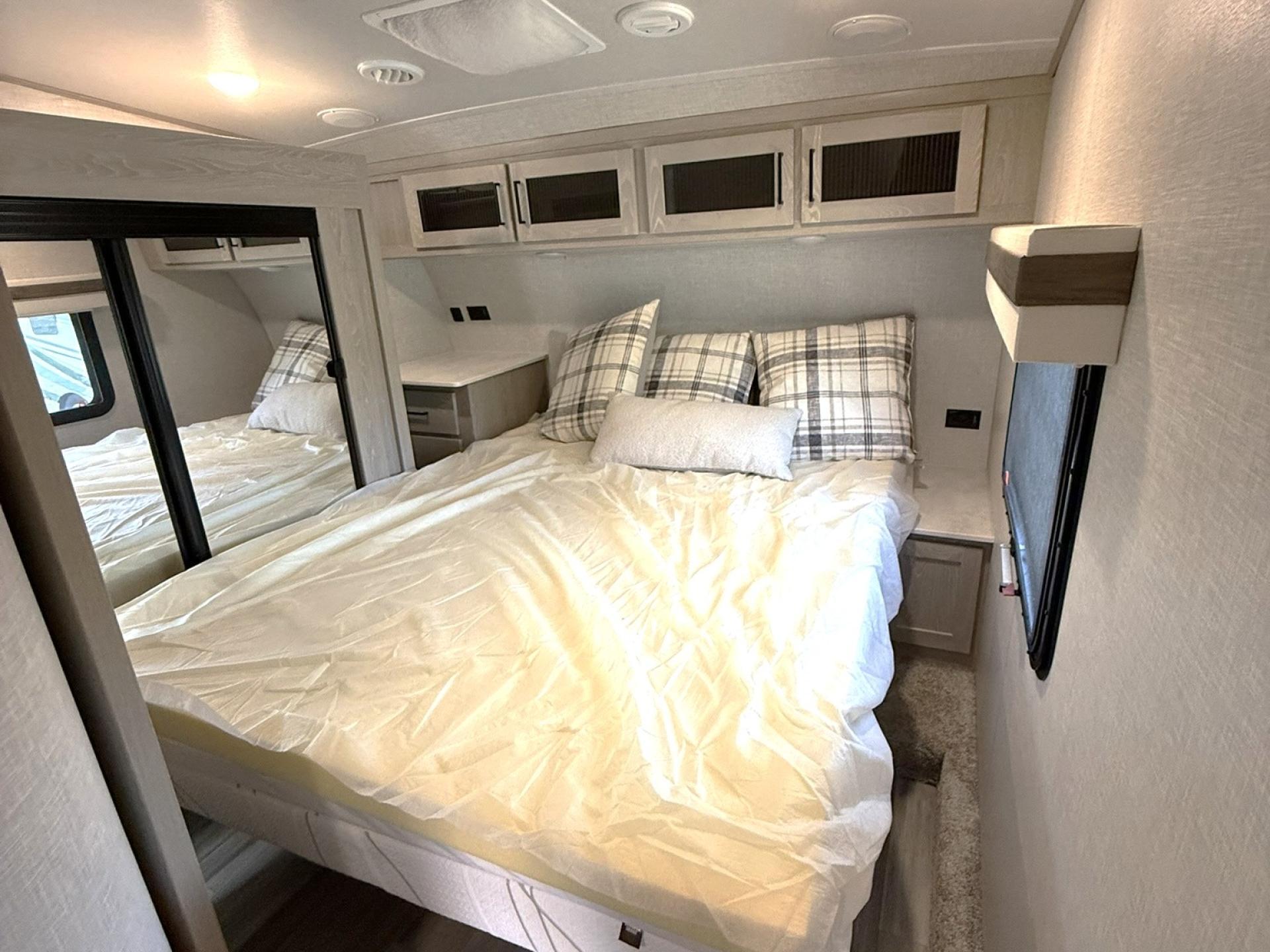 2022 FOREST RIVER ROCKWOOD ULTRA LITE 2622RK