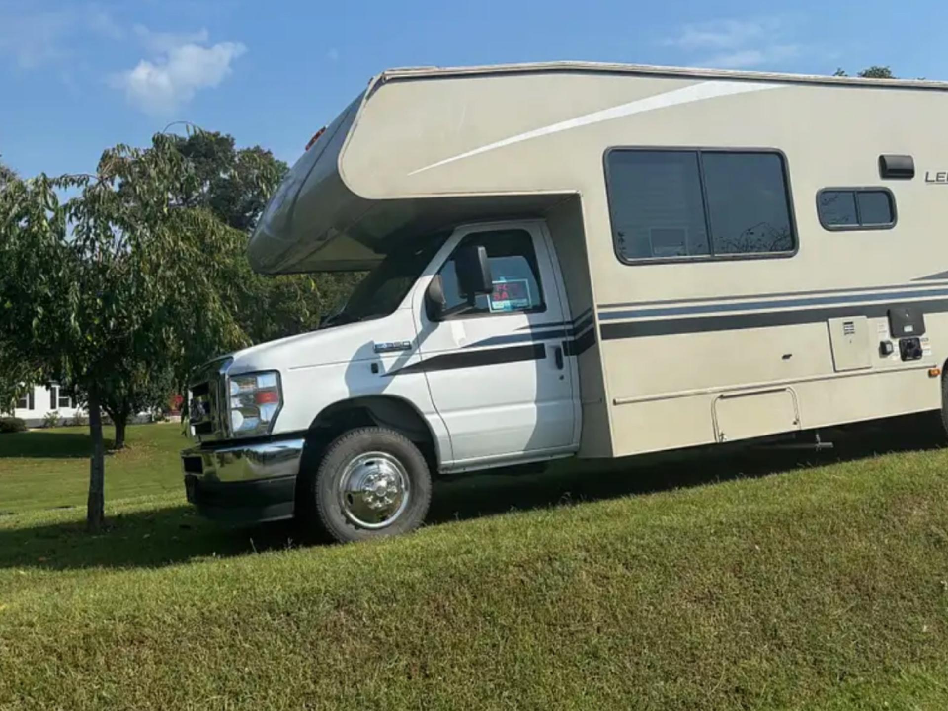 2020 COACHMEN LEPRECHAUN 319MB