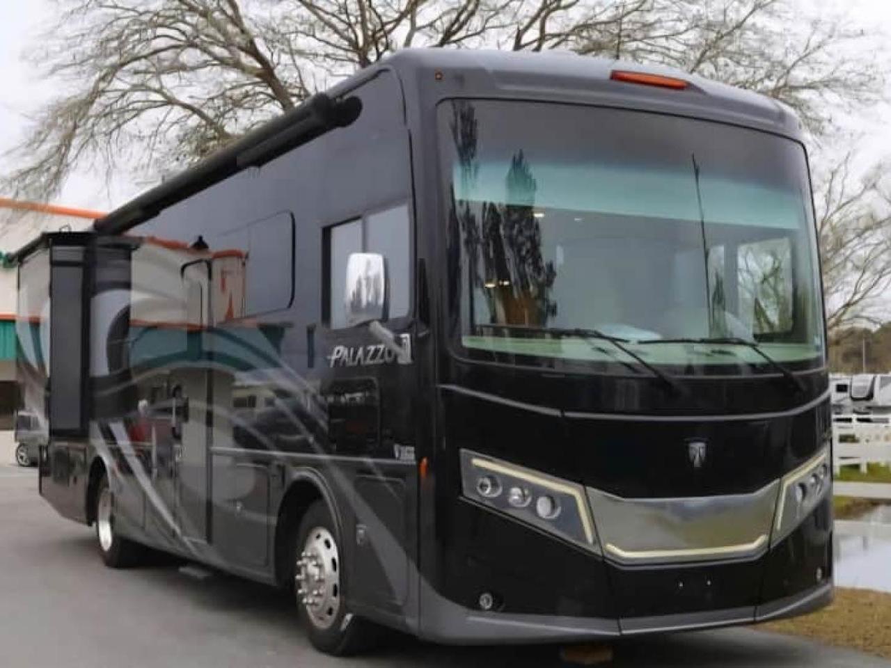 2022 THOR MOTOR COACH PALAZZO 33.6