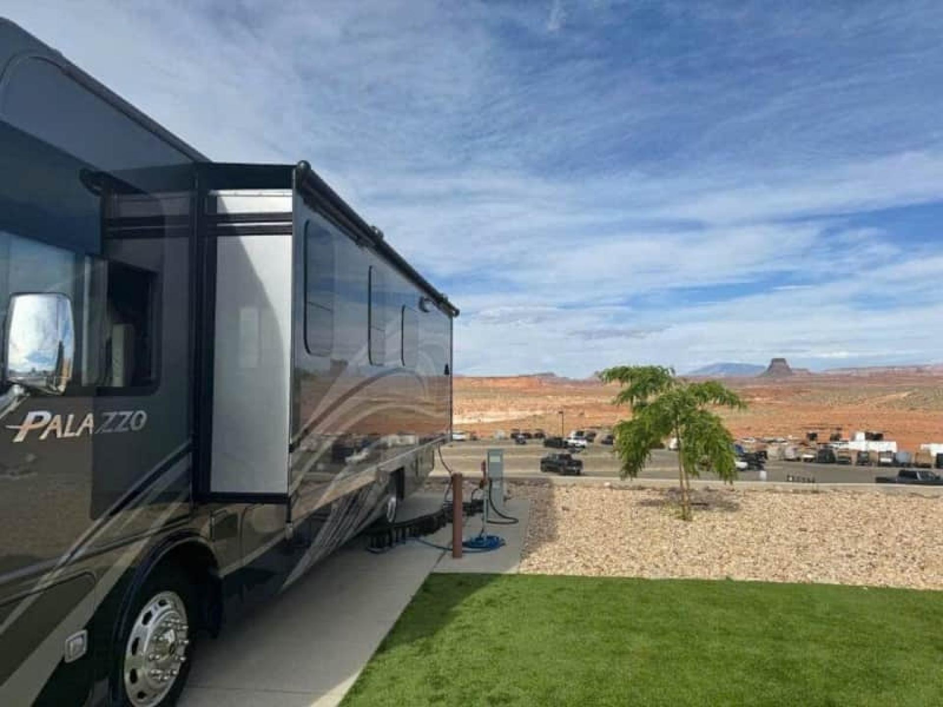 2022 THOR MOTOR COACH PALAZZO 33.6