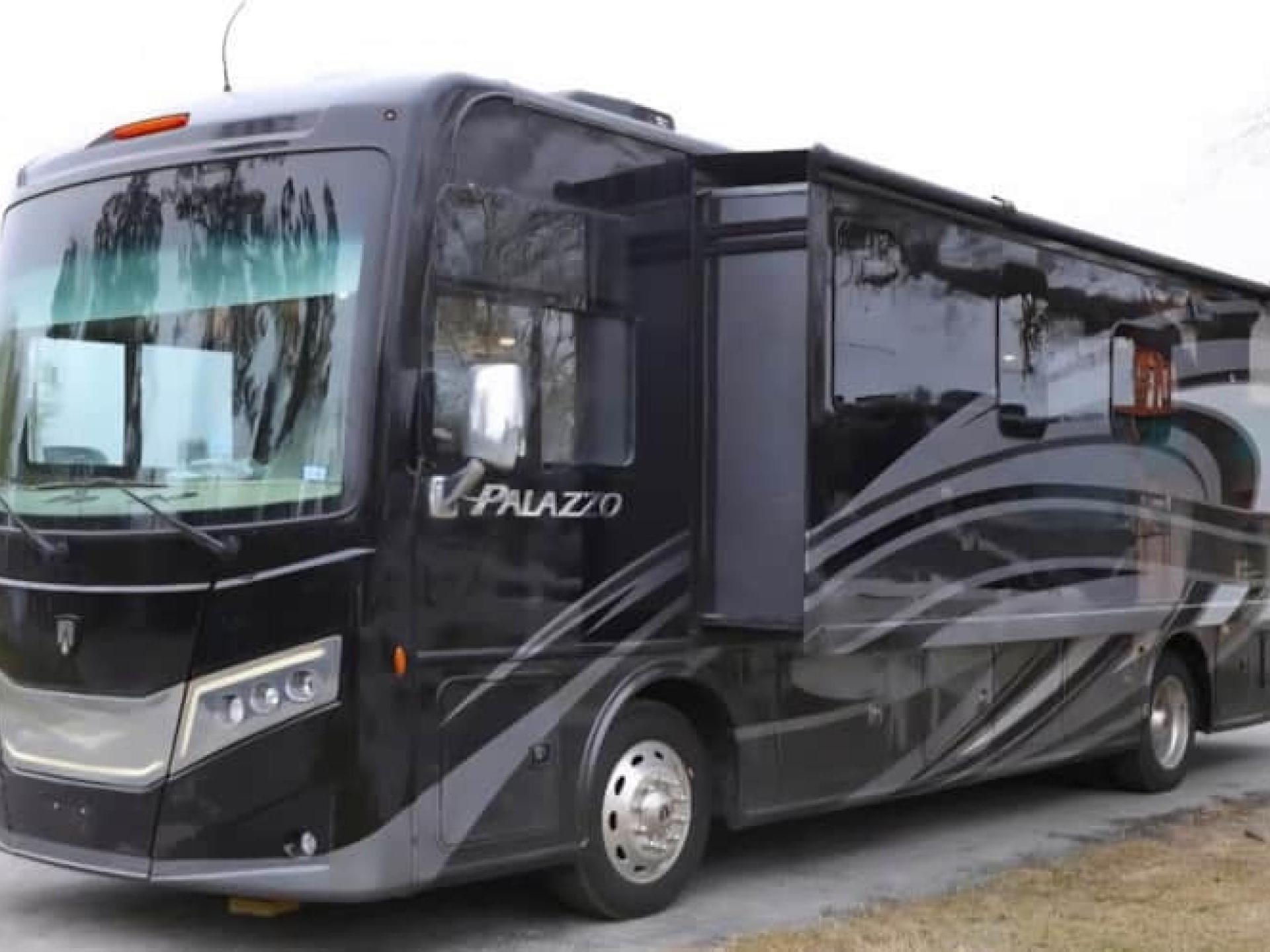 2022 THOR MOTOR COACH PALAZZO 33.6