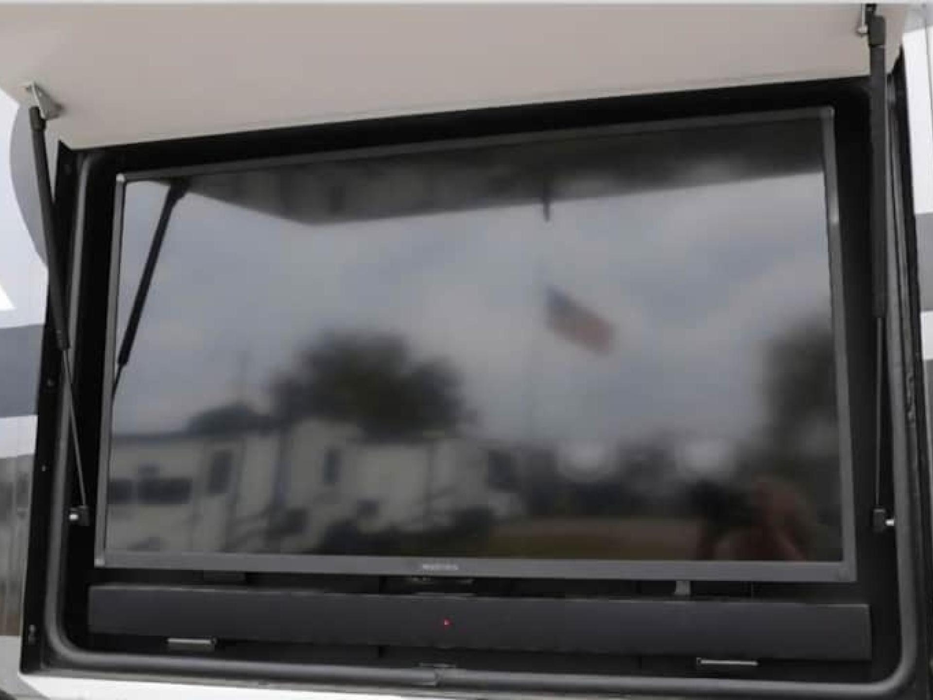 2022 THOR MOTOR COACH PALAZZO 33.6