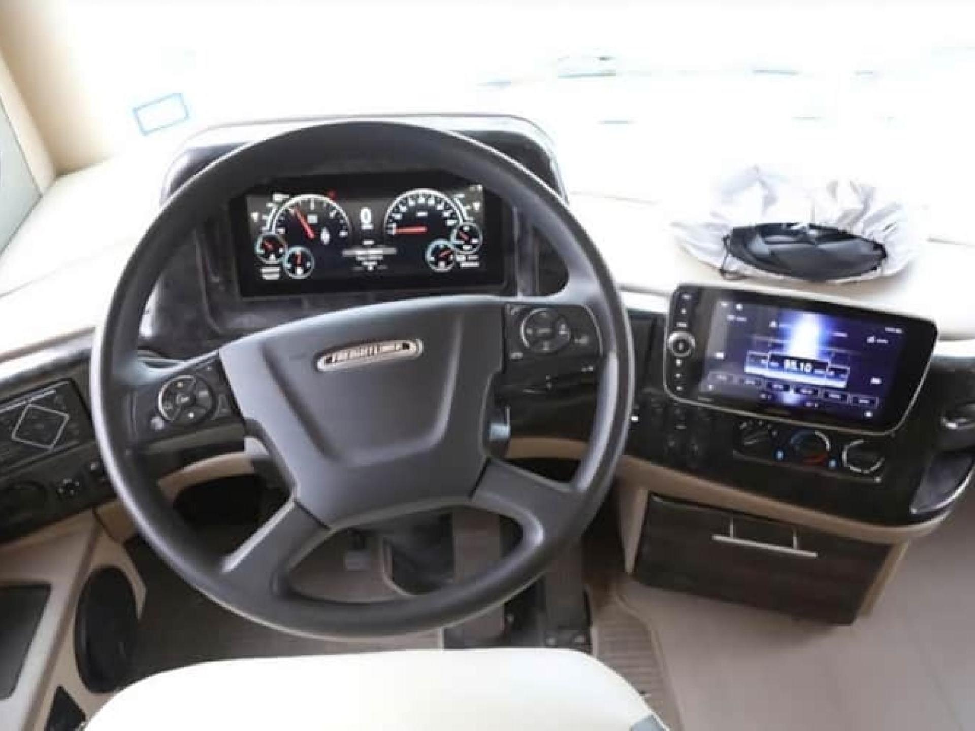 2022 THOR MOTOR COACH PALAZZO 33.6