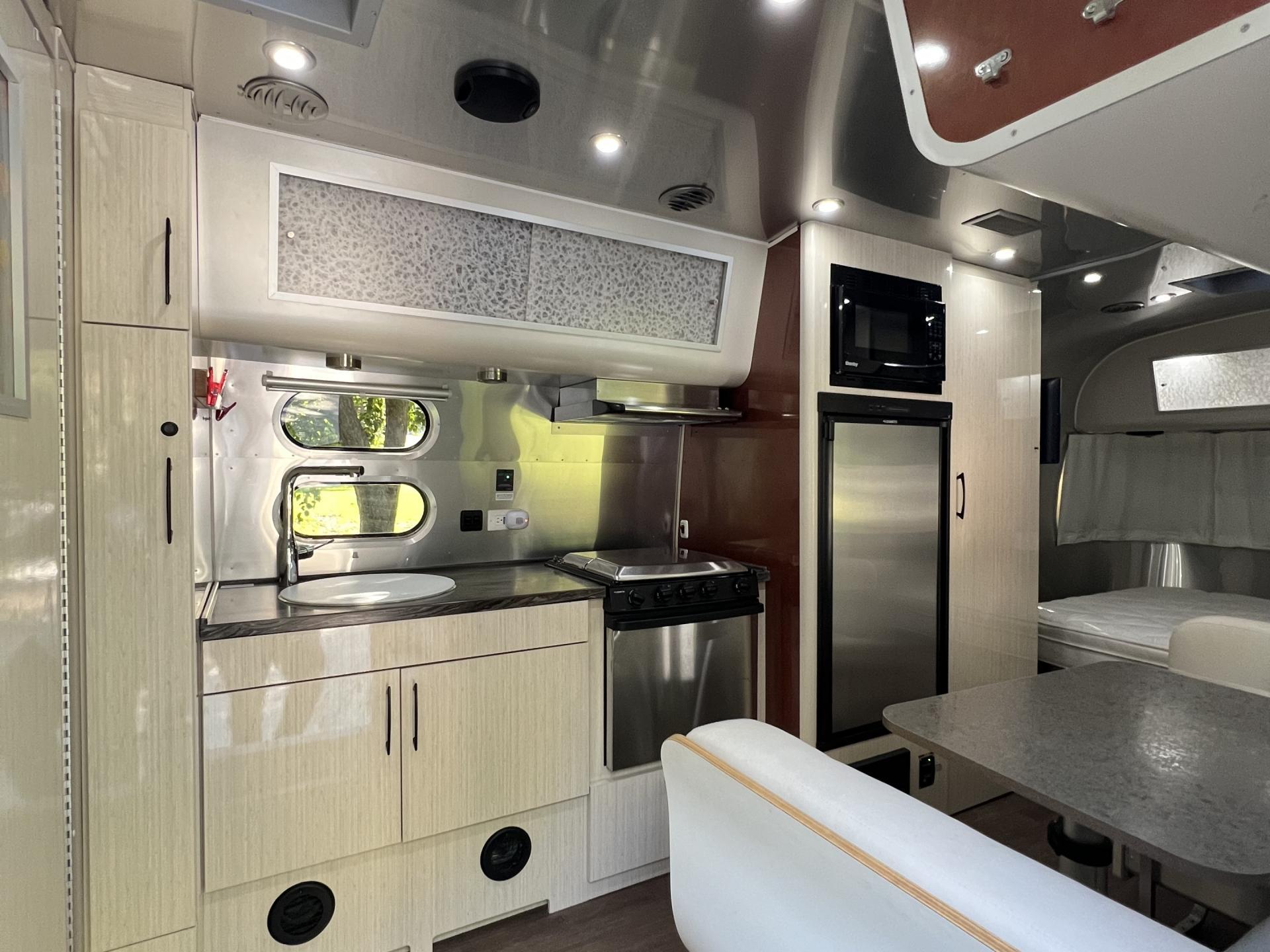 2018 AIRSTREAM INTERNATIONAL SERENITY 23FB