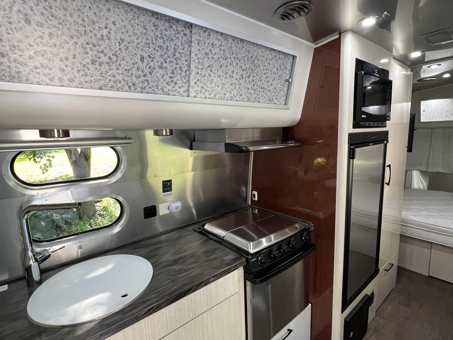 2018 AIRSTREAM INTERNATIONAL SERENITY 23FB