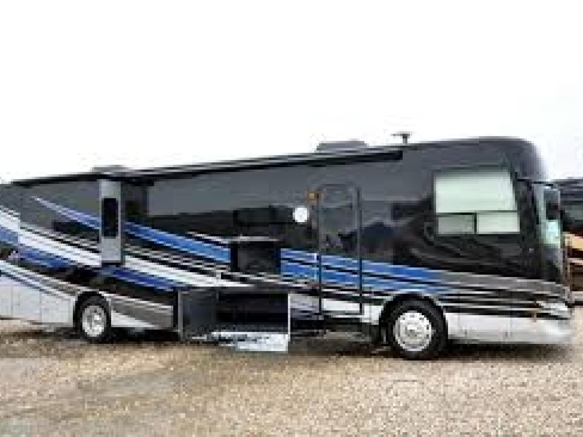 2018 FOREST RIVER LEGACY 360RB