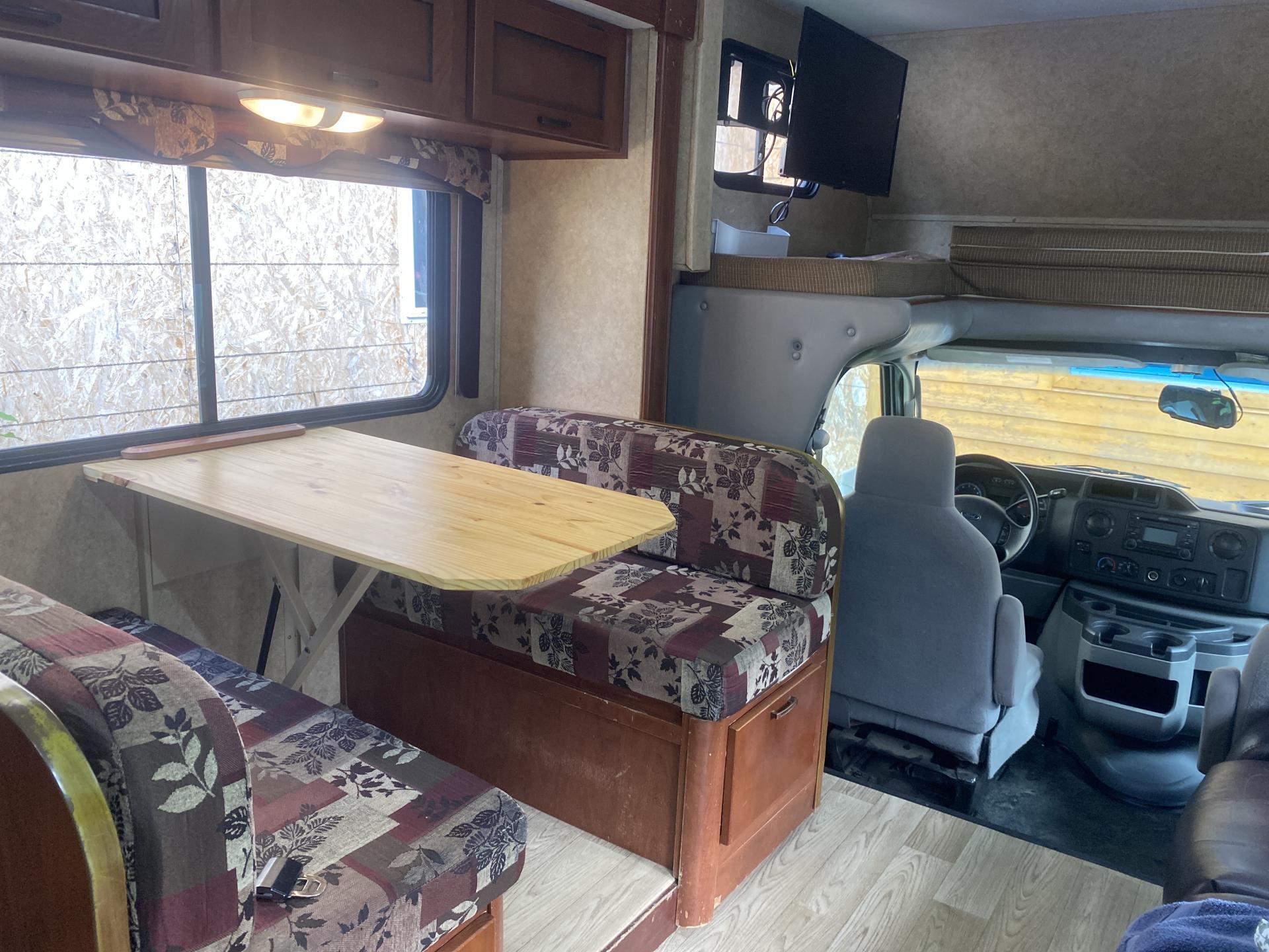 2011 FOREST RIVER SUNSEEKER 3120DS