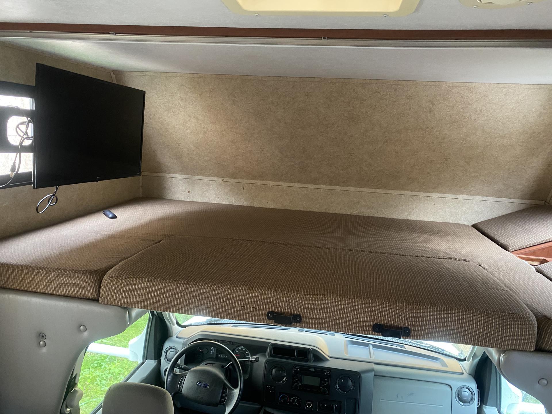 2011 FOREST RIVER SUNSEEKER 3120DS
