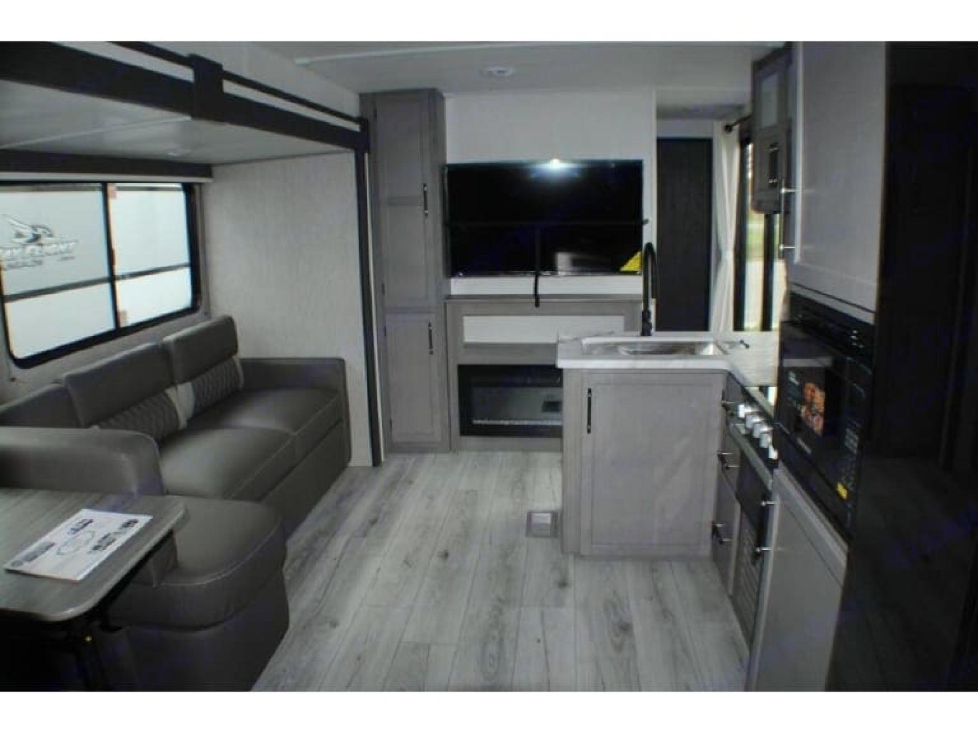 2025 KEYSTONE HIDEOUT 38DBD