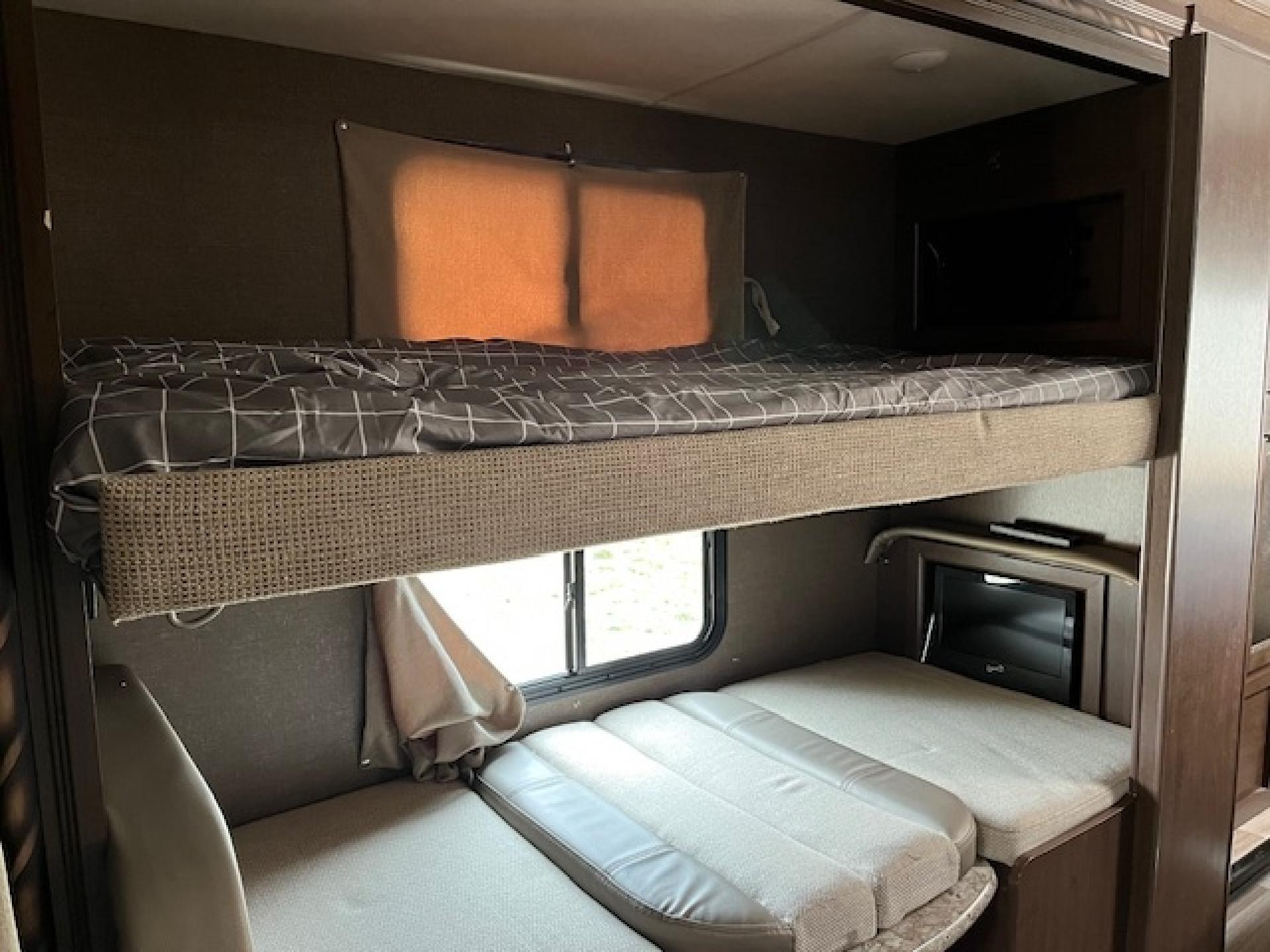 2017 THOR MOTOR COACH FREEDOM ELITE 29FE