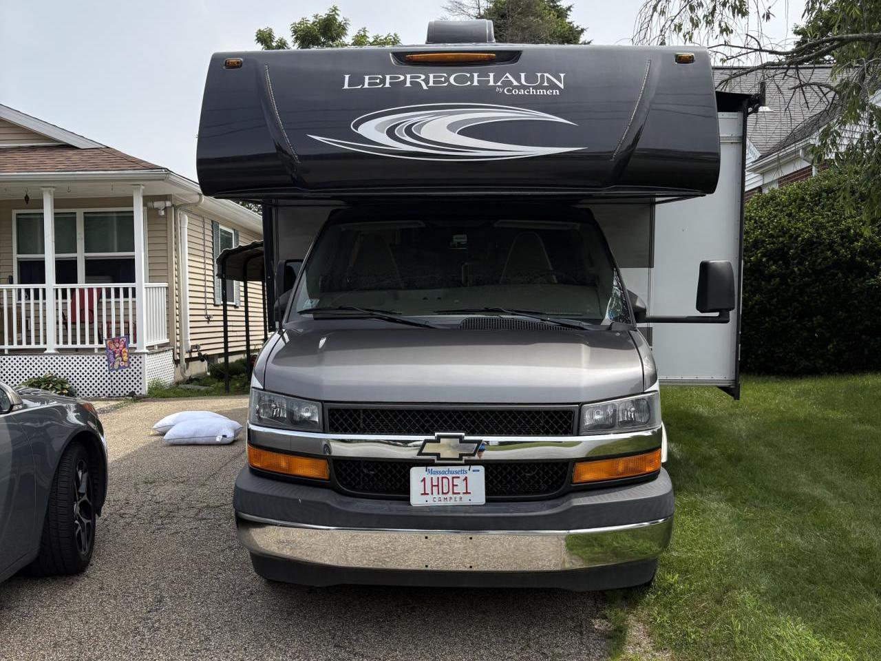 2018 COACHMEN LEPRECHAUN 260DS