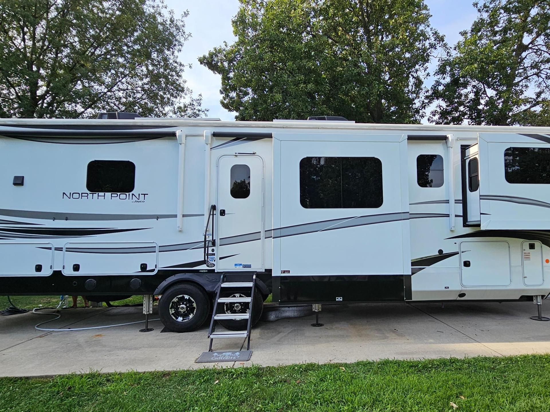 2022 JAYCO NORTH POINT 382FLRB