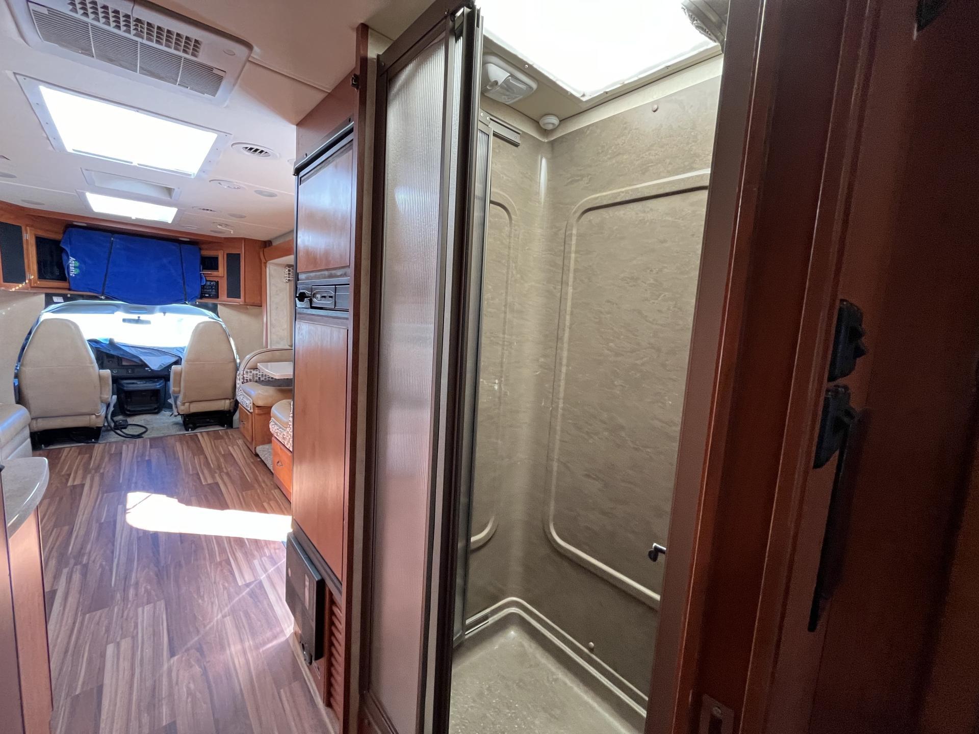 2013 COACHMEN CONCORD 300TS