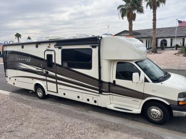2013 COACHMEN CONCORD 300TS
