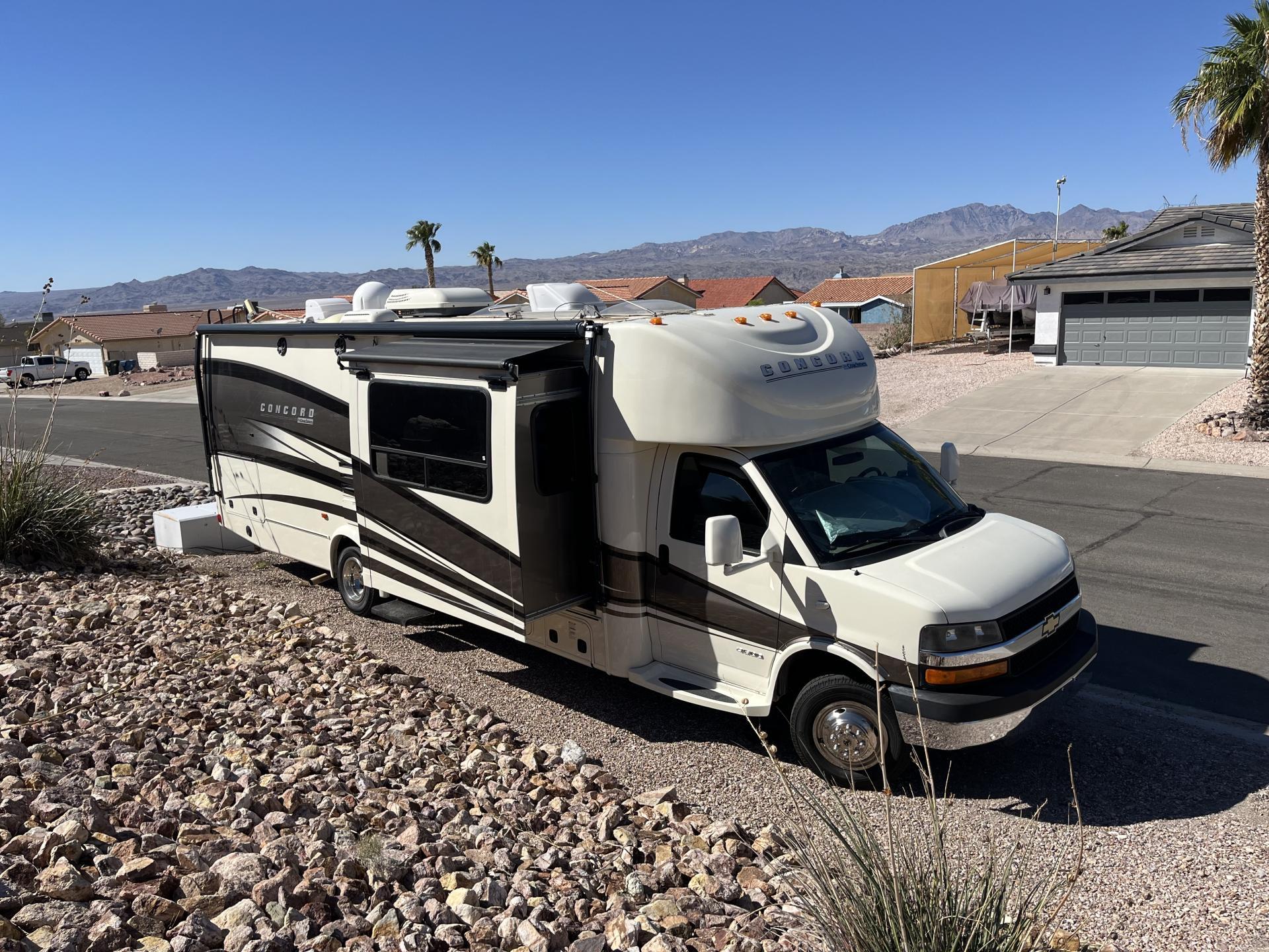 2013 COACHMEN CONCORD 300TS