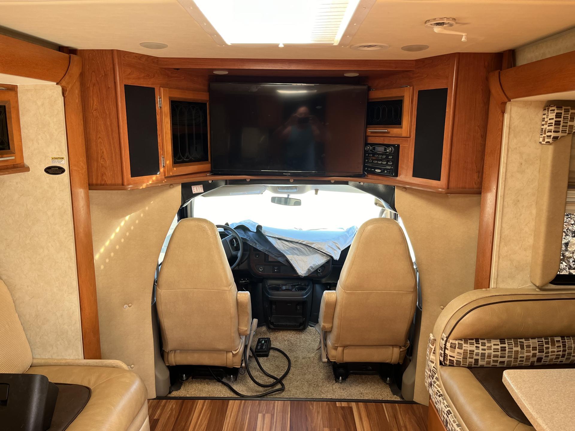 2013 COACHMEN CONCORD 300TS