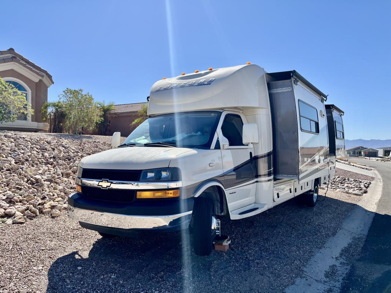 2013 COACHMEN CONCORD 300TS