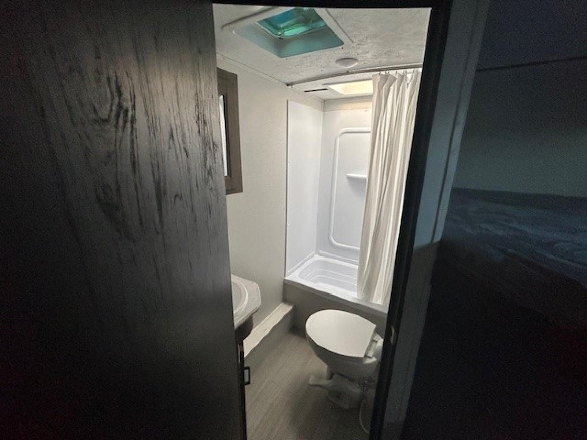 2021 KEYSTONE HIDEOUT 26BHWE