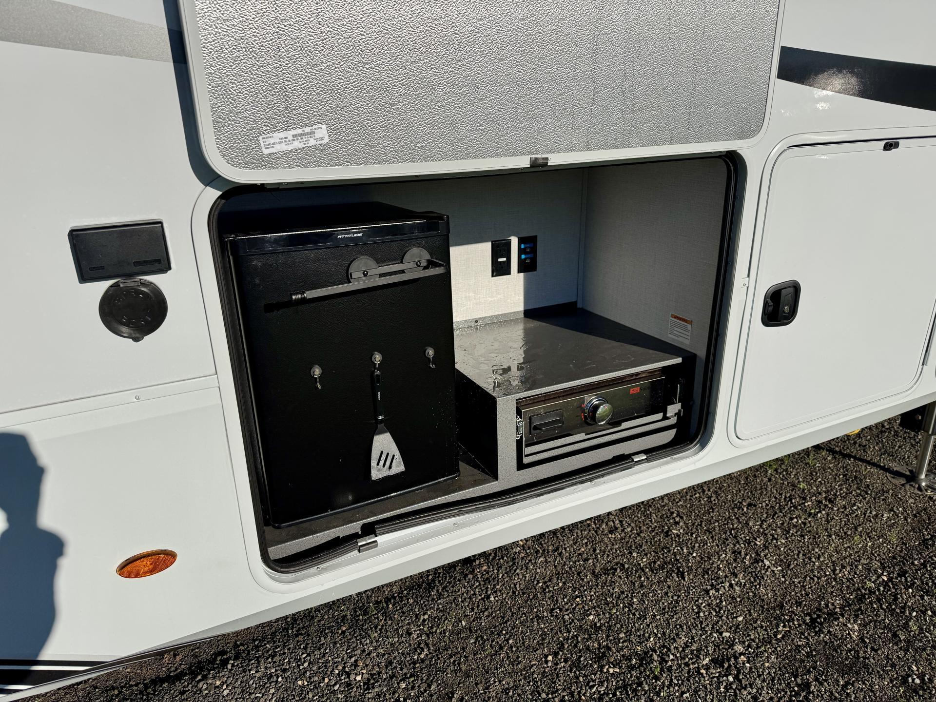 2025 GRAND DESIGN SOLITUDE 378MBS