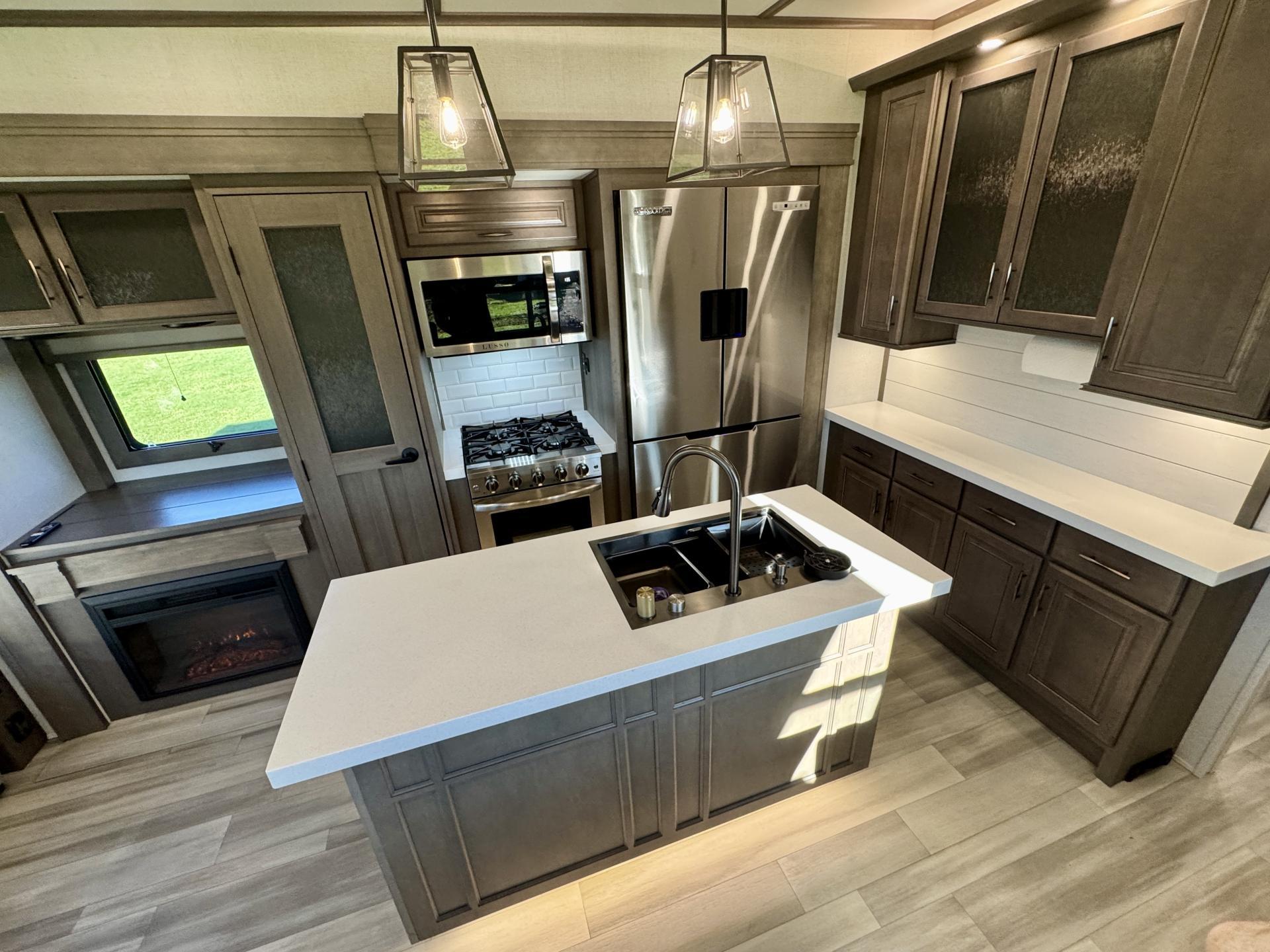 2025 GRAND DESIGN SOLITUDE 378MBS