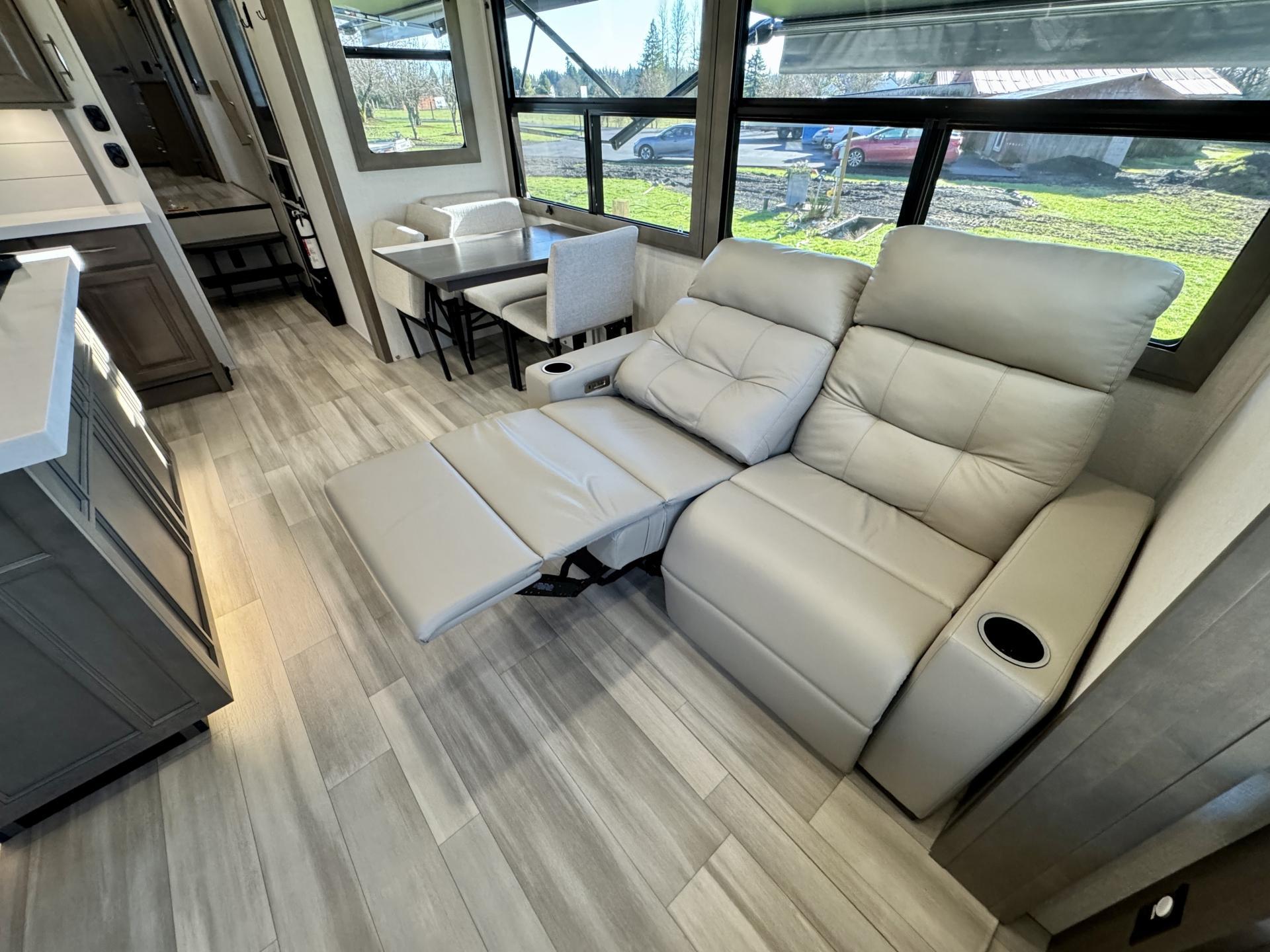 2025 GRAND DESIGN SOLITUDE 378MBS