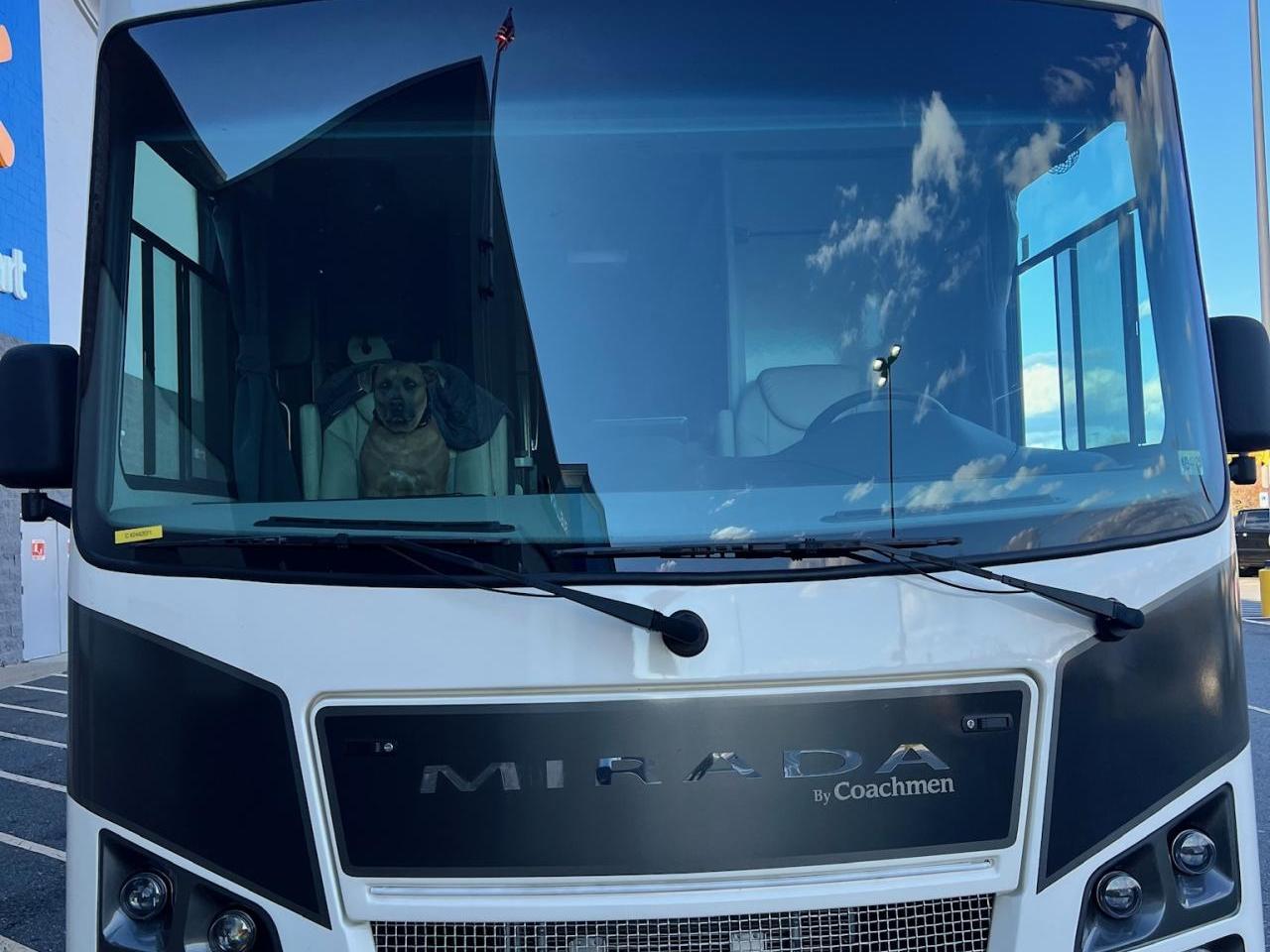 2022 COACHMEN MIRADA 35ES