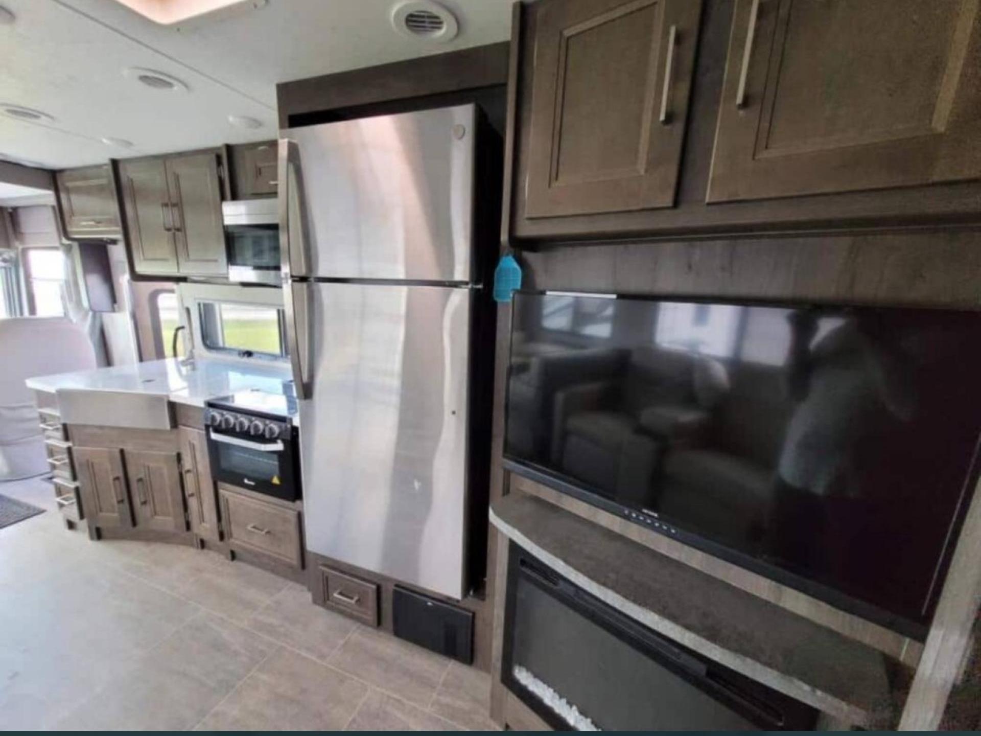 2022 COACHMEN MIRADA 35ES