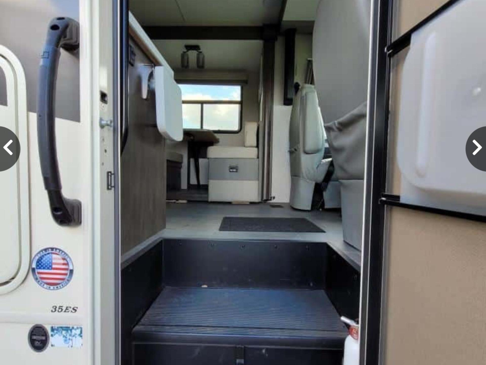 2022 COACHMEN MIRADA 35ES