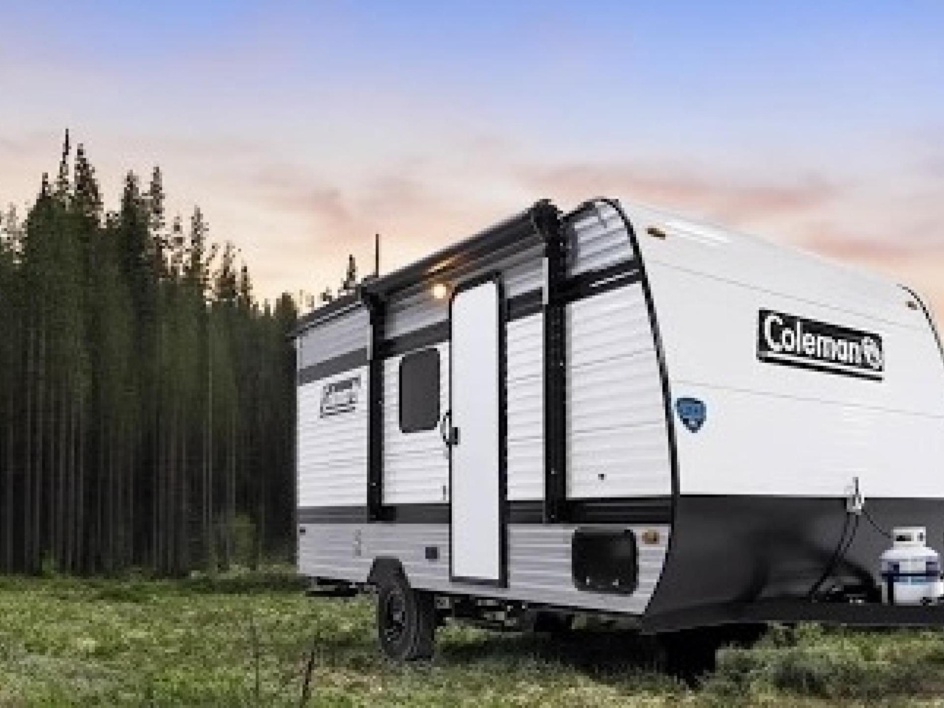 2025 COLEMAN Lantern 17r