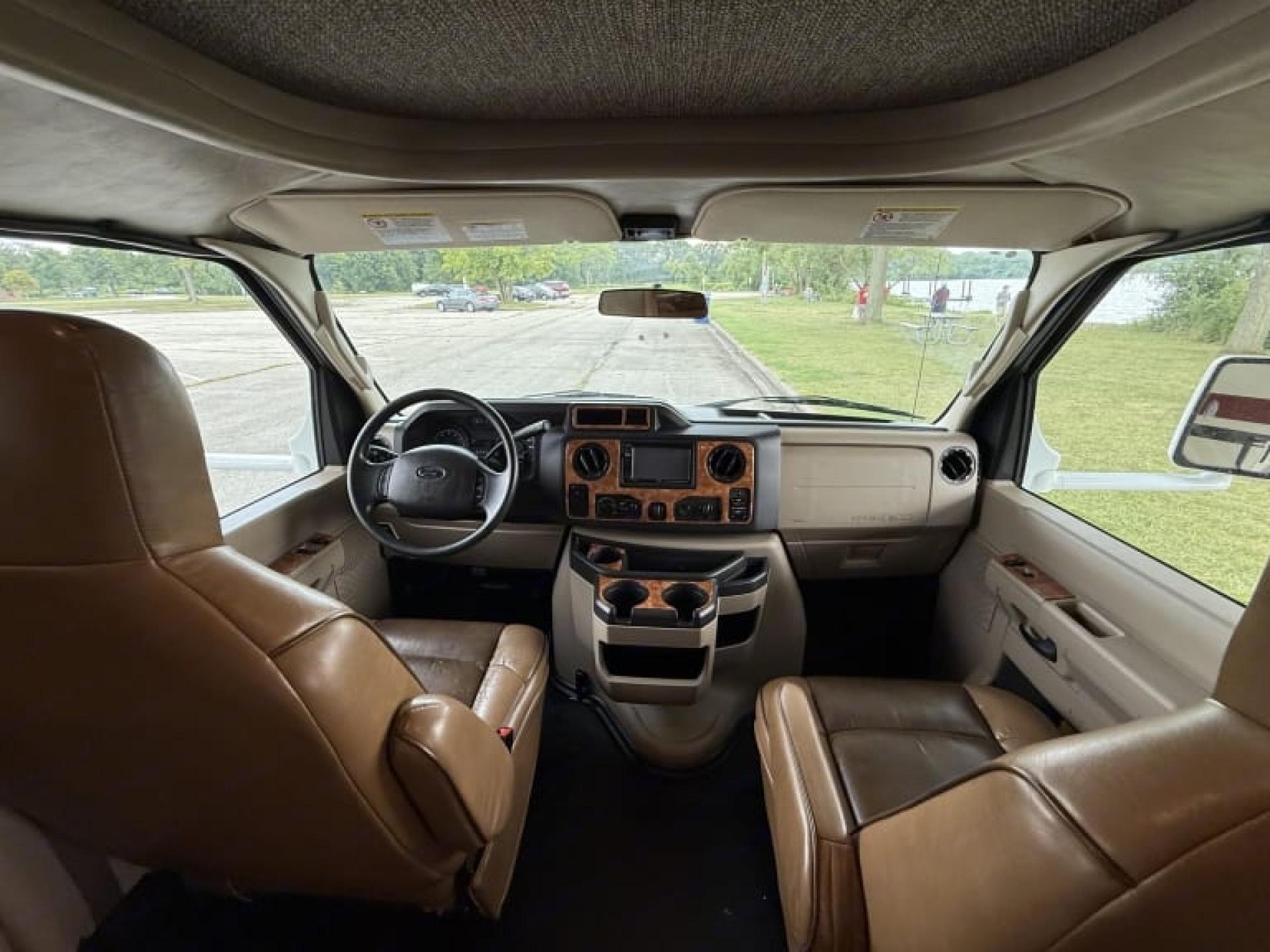 2017 THOR MOTOR COACH CHATEAU 24C