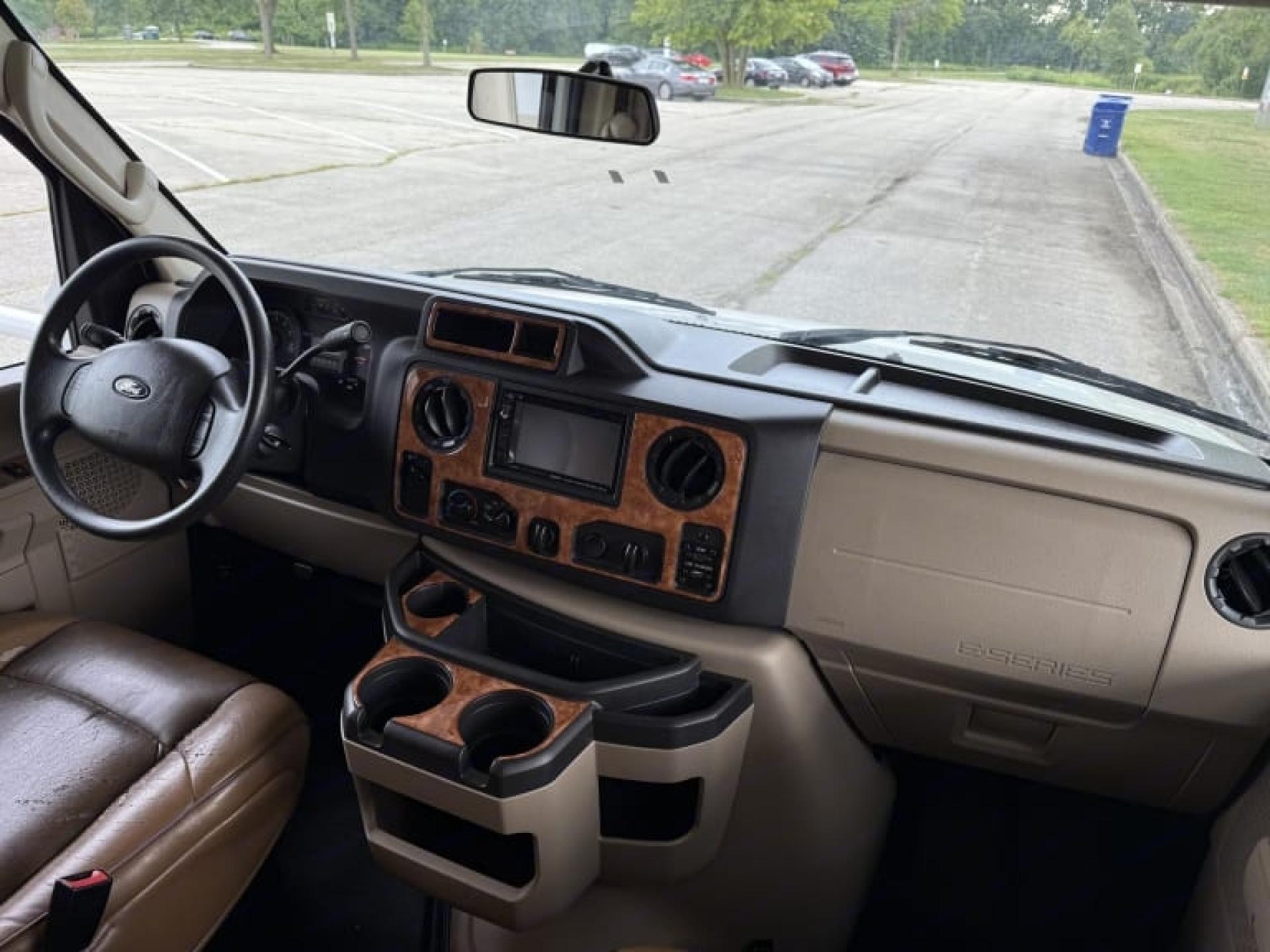 2017 THOR MOTOR COACH CHATEAU 24C
