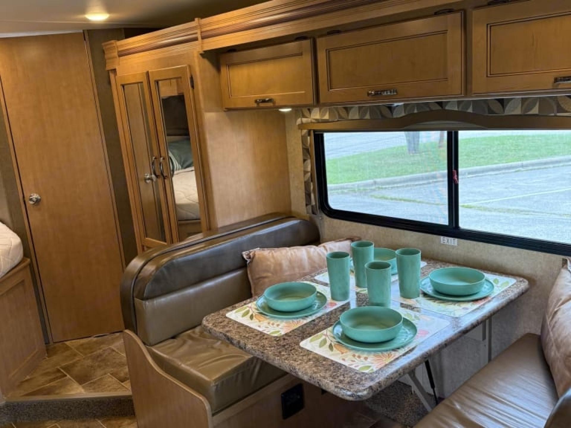 2017 THOR MOTOR COACH CHATEAU 24C