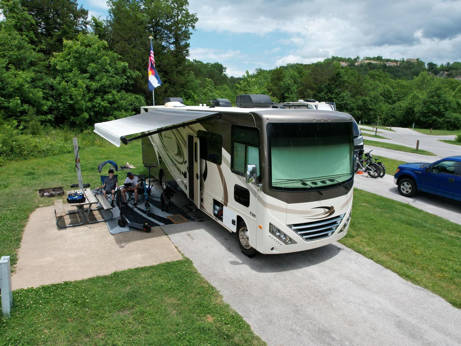 2016 THOR MOTOR COACH HURRICANE 34J