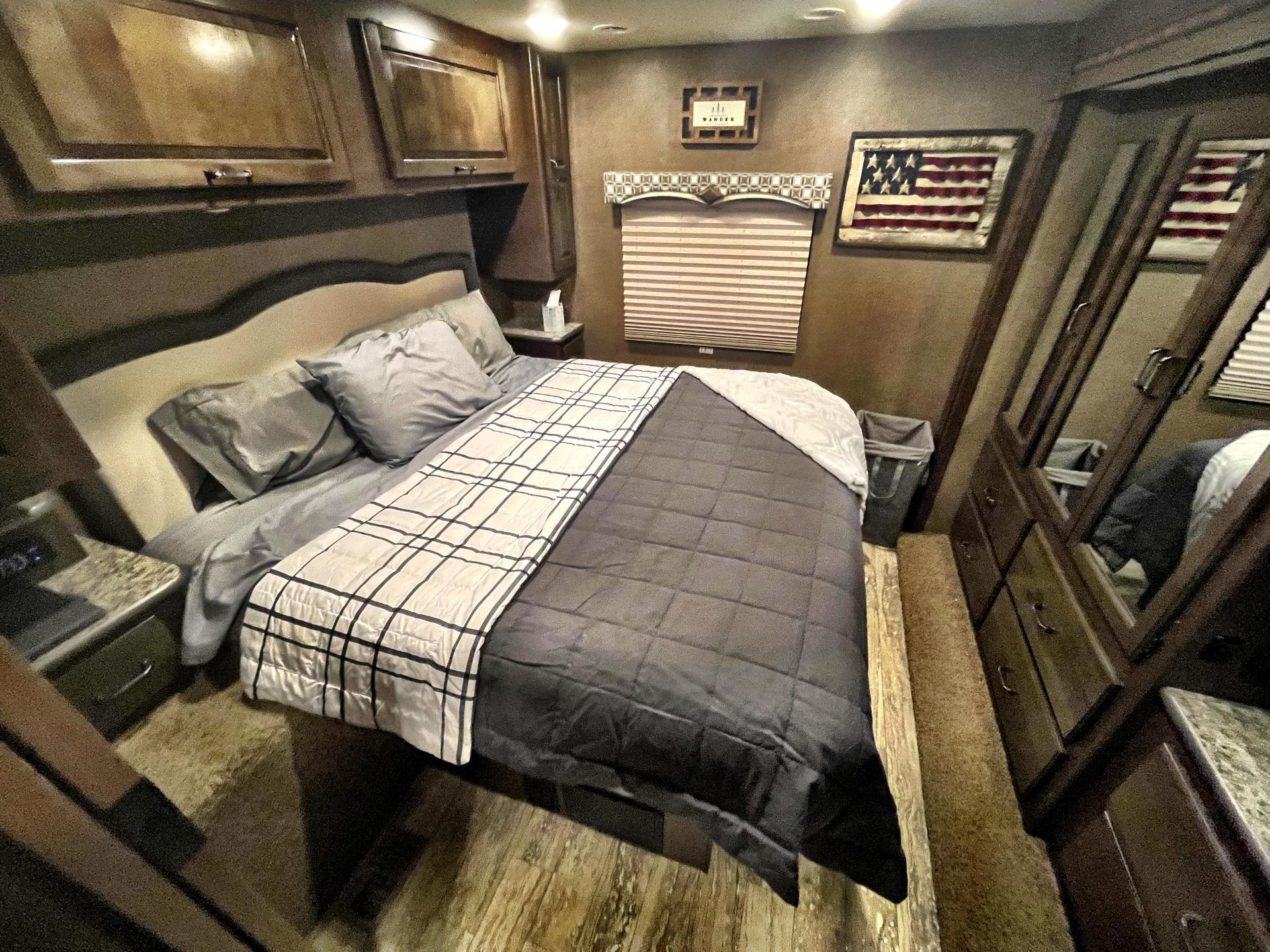 2016 THOR MOTOR COACH HURRICANE 34J