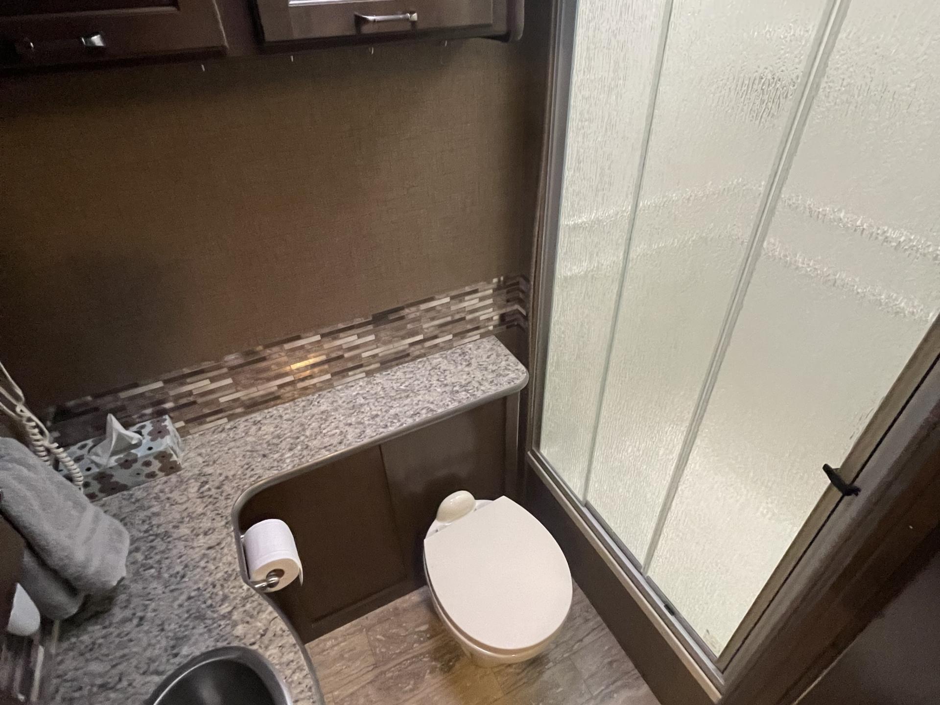 2016 THOR MOTOR COACH HURRICANE 34J