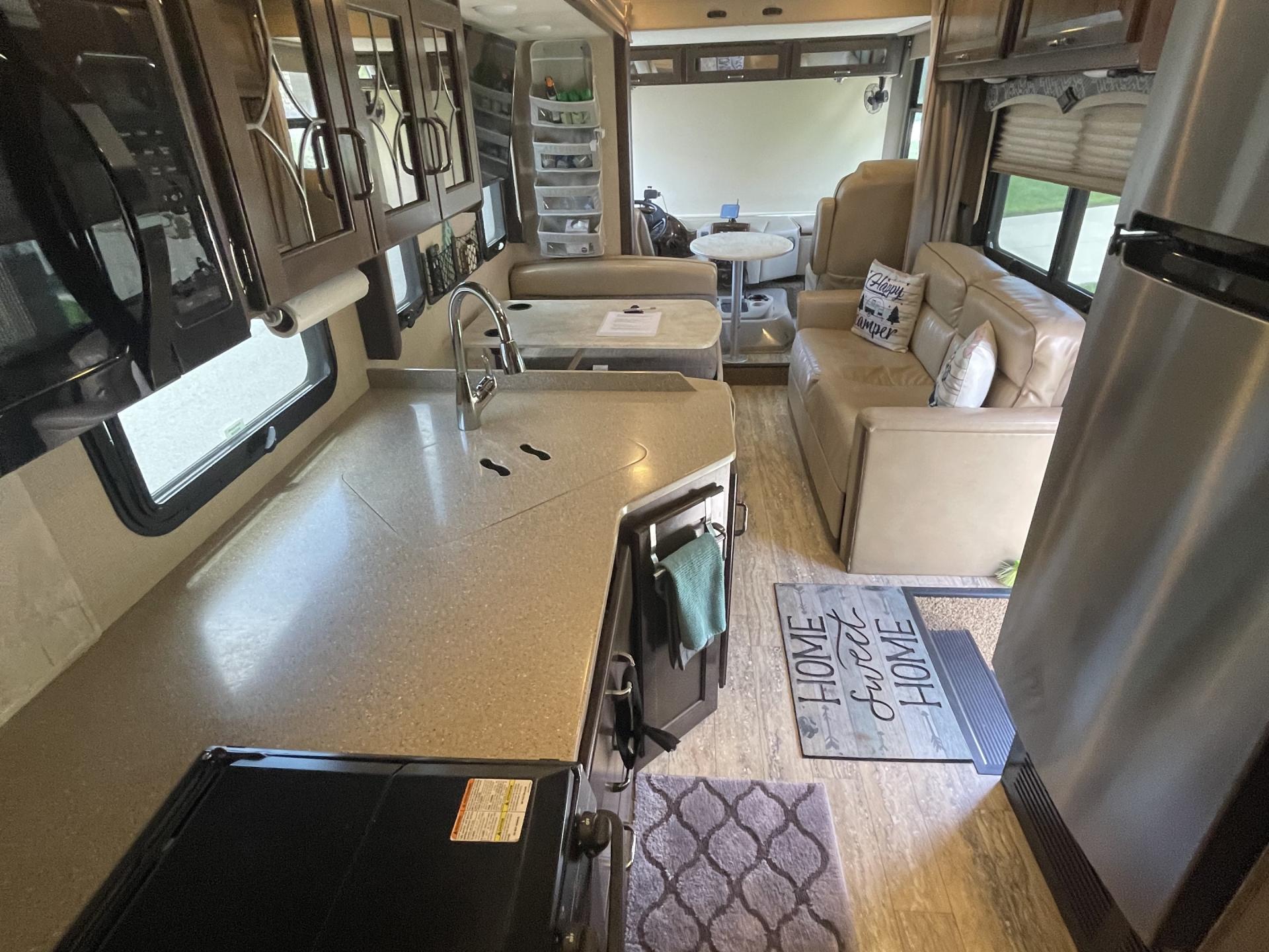 2016 THOR MOTOR COACH HURRICANE 34J