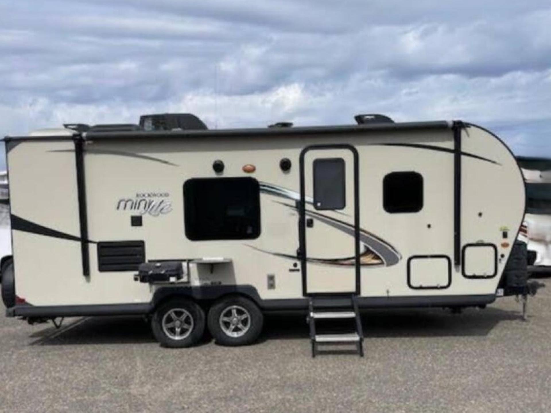 2018 FOREST RIVER ROCKWOOD MINI LITE 2306