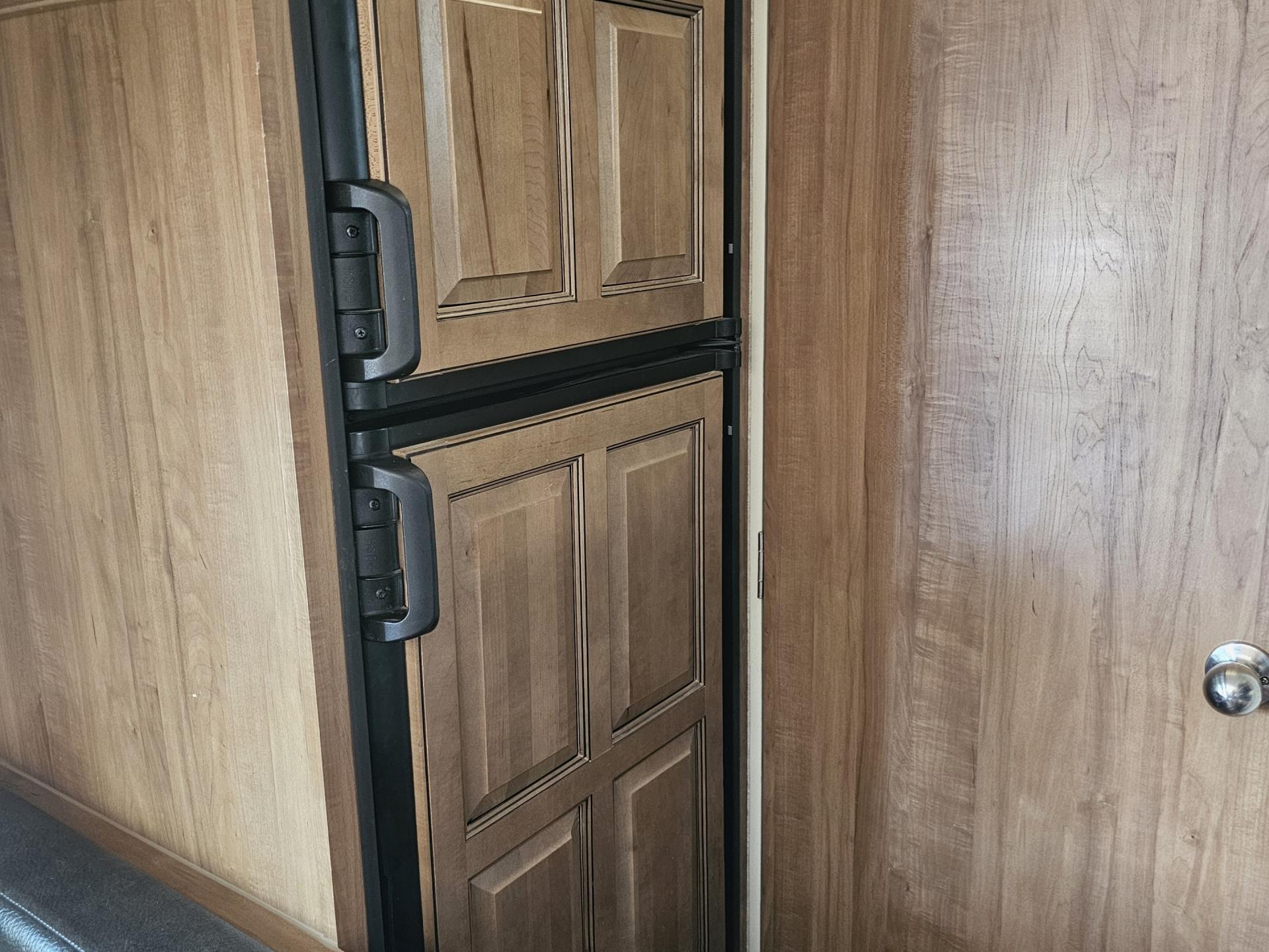 2018 FOREST RIVER ROCKWOOD MINI LITE 2306