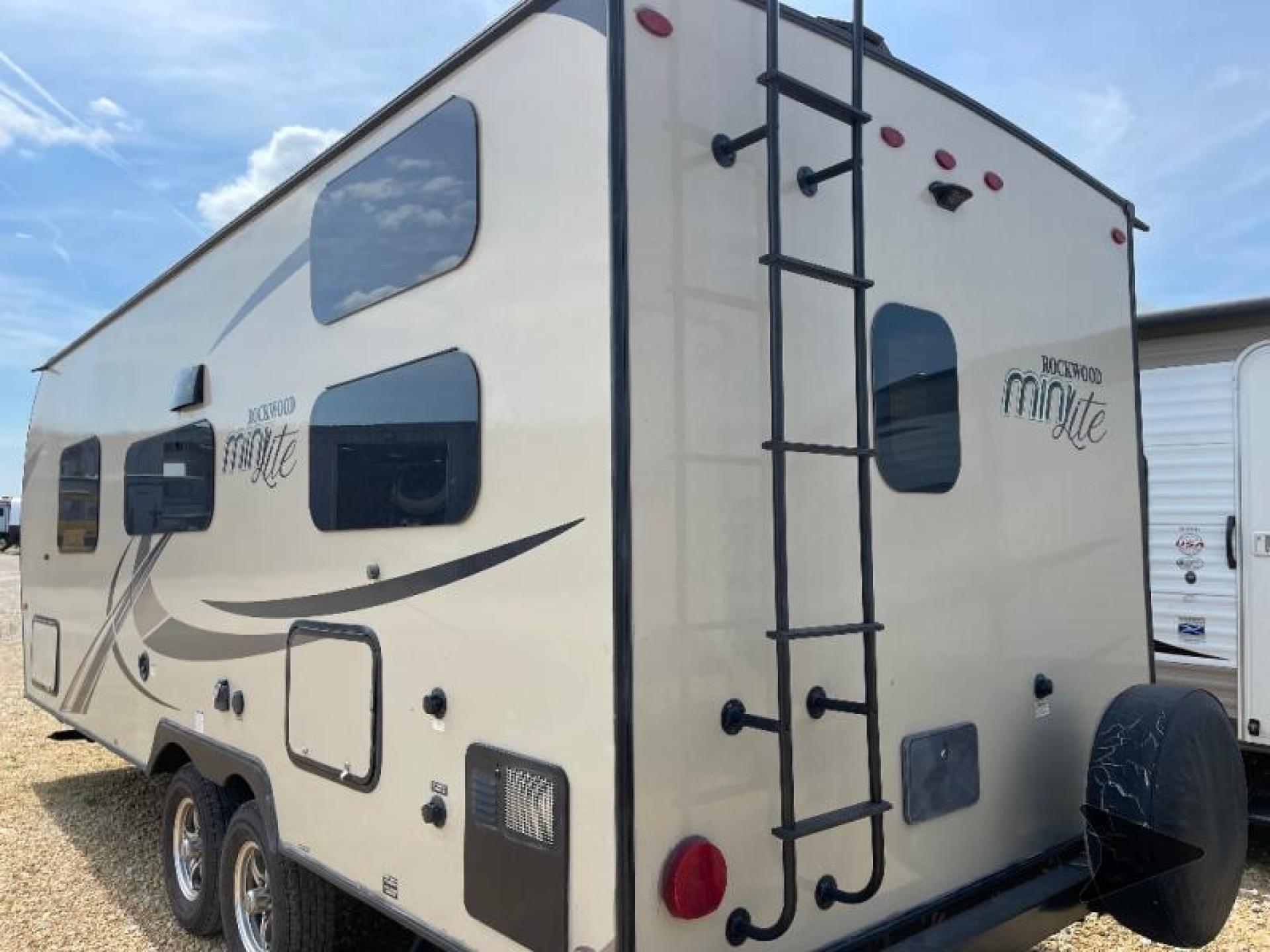 2018 FOREST RIVER ROCKWOOD MINI LITE 2306