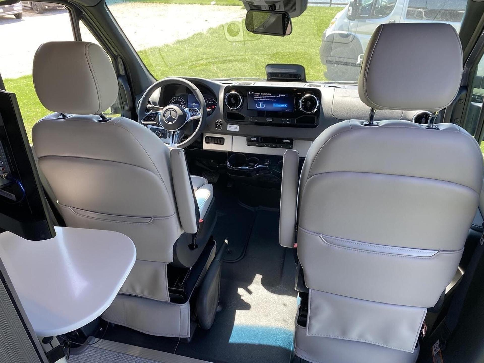 2025 AIRSTREAM INTERSTATE