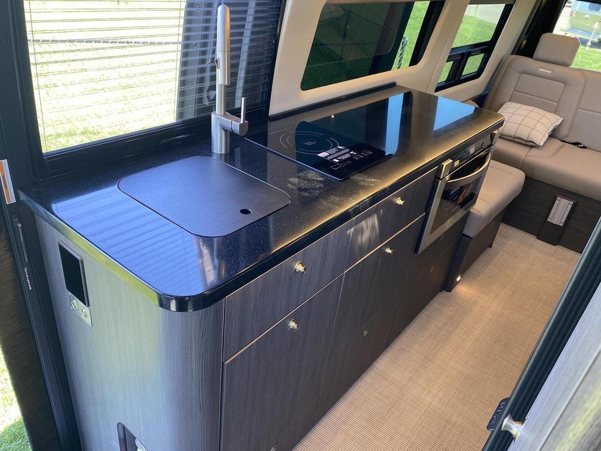 2025 AIRSTREAM INTERSTATE